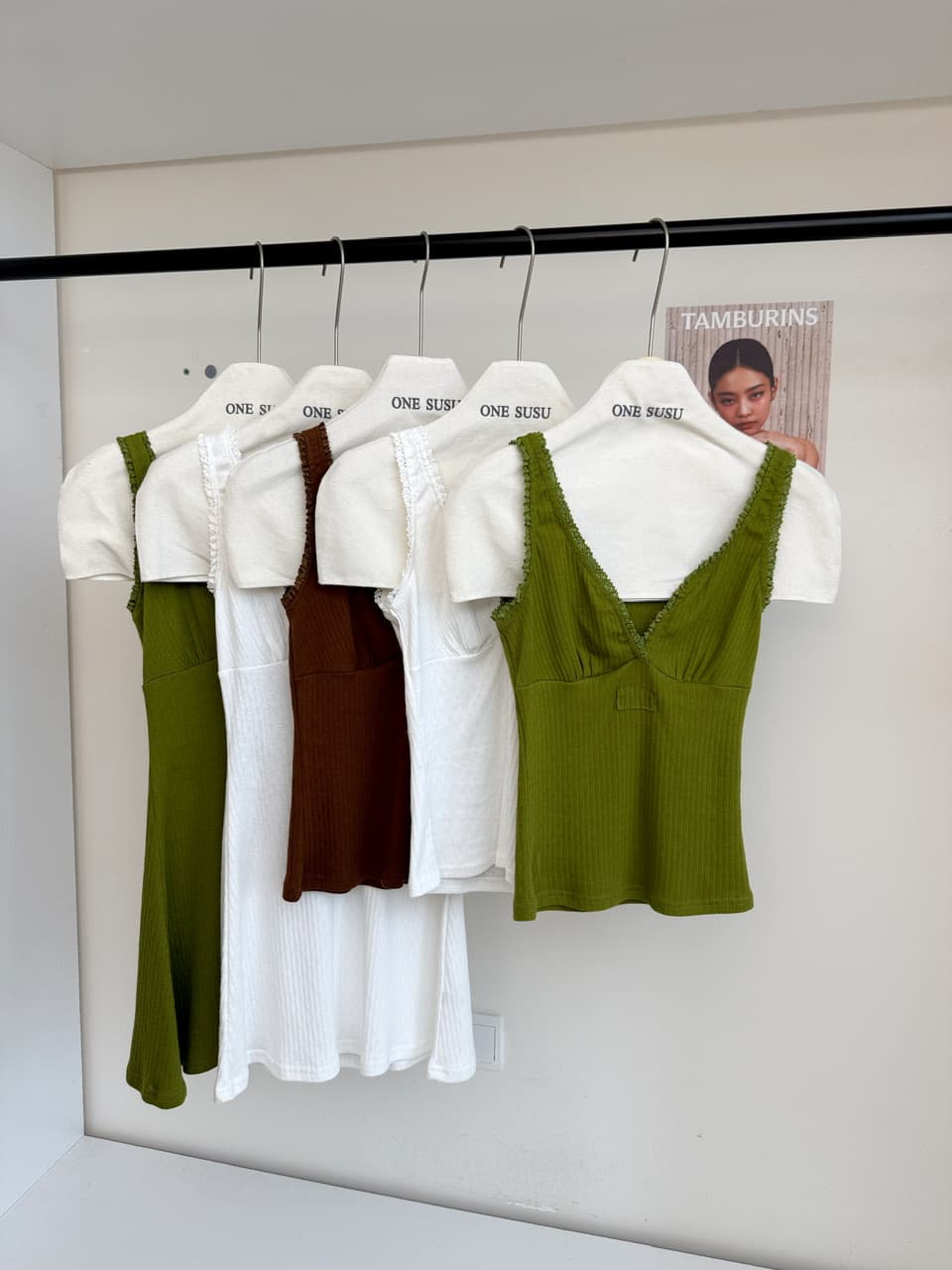jmshop miu 부서 교과서 자카드 구덩이 기사 V넥 니트 미니 스커트 여성 순수한 욕망 섹시함 레이스 캐미솔 상세 이미지 14