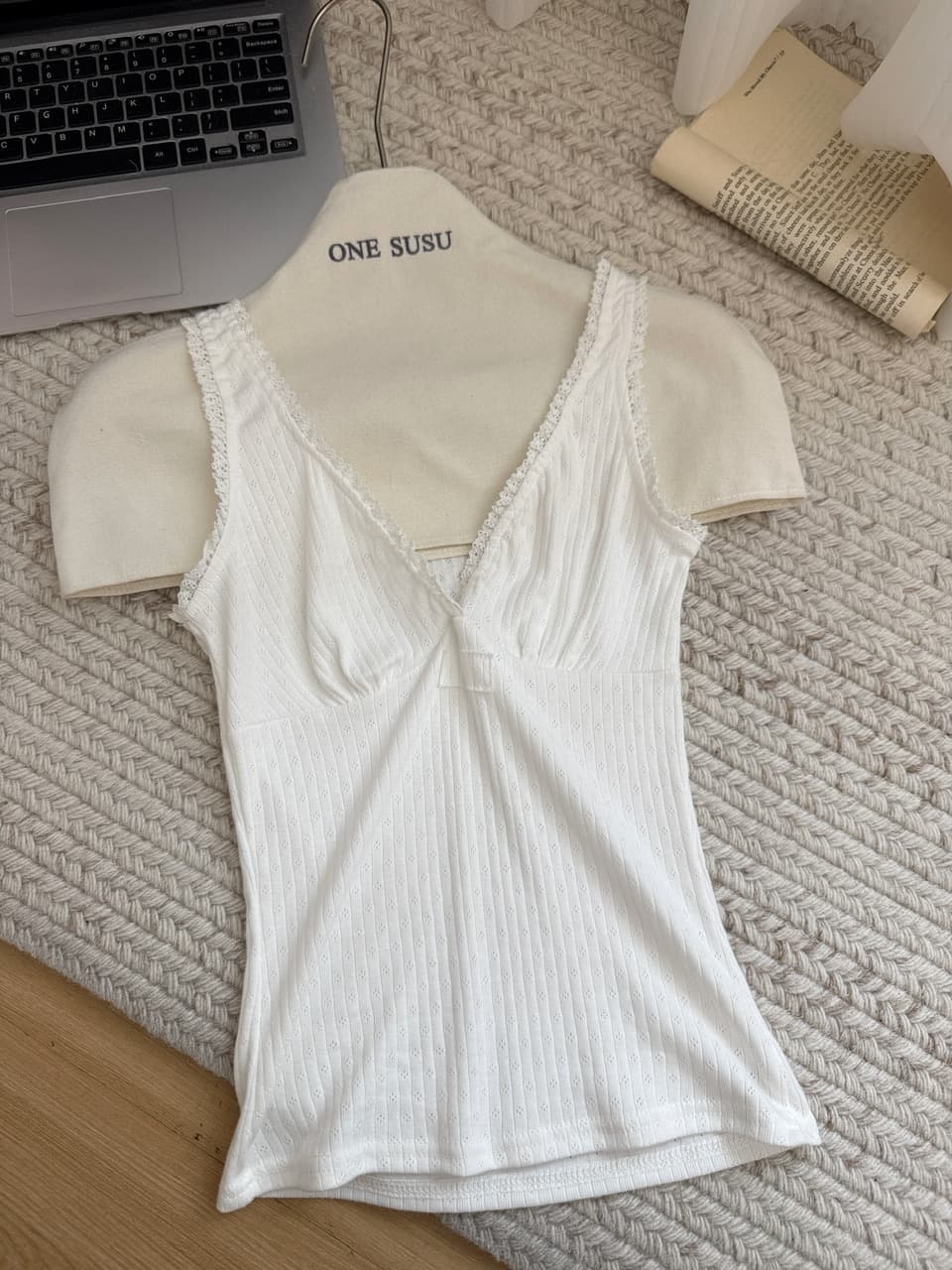 jmshop miu 부서 교과서 자카드 구덩이 기사 V넥 니트 미니 스커트 여성 순수한 욕망 섹시함 레이스 캐미솔 상세 이미지 19