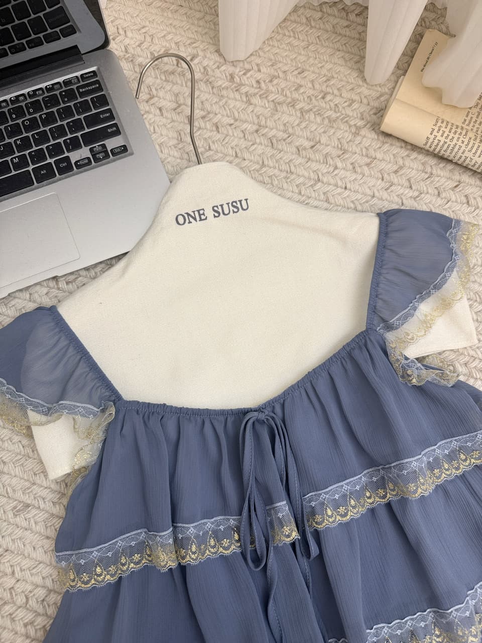 skk store 레이스 삼중주 호흡 센스 프릴 레이스 계층의 감각 작은 날다 소매 맨위 광장 칼라 슬립 상세 이미지 13