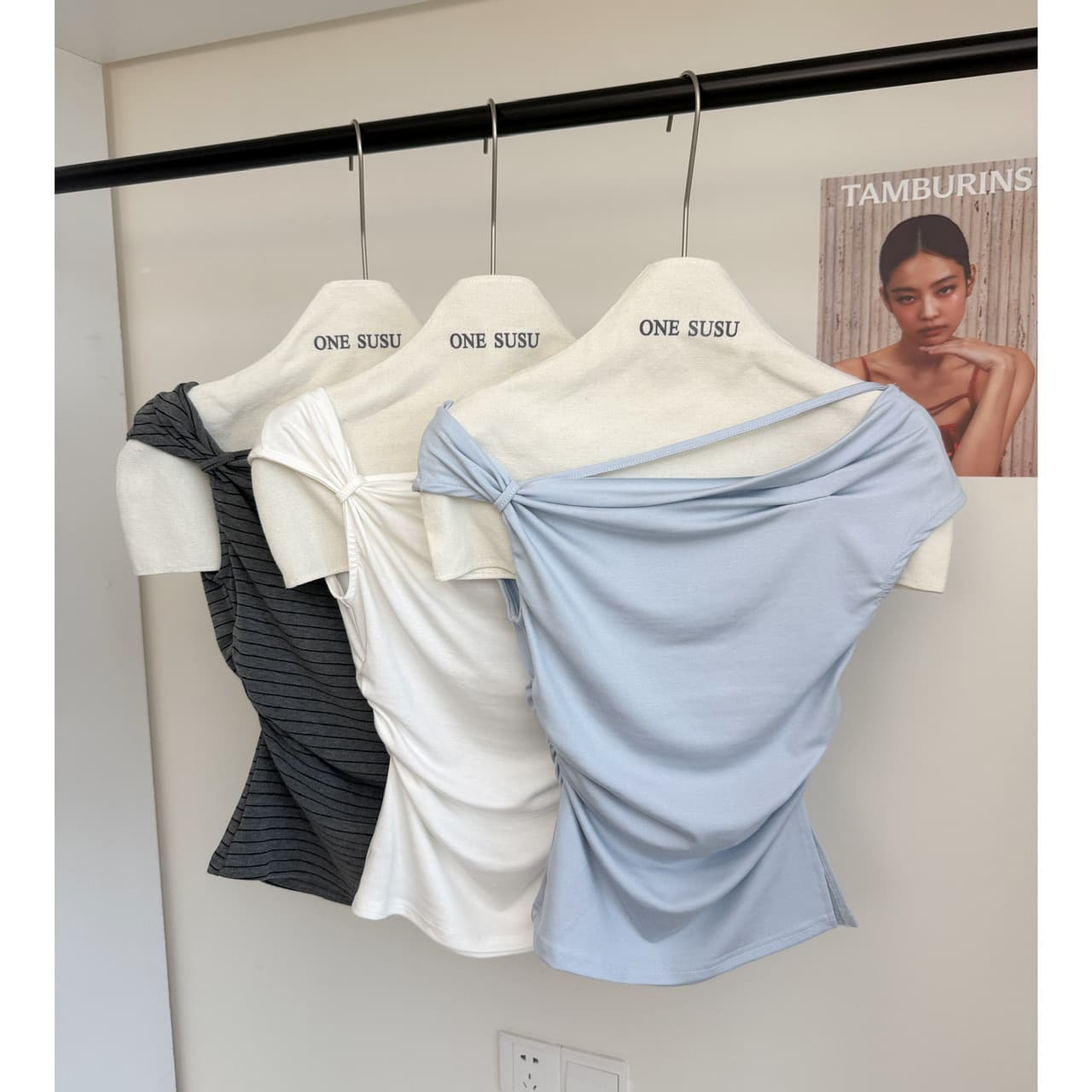 05 26 jmshop 심장 마비 커브 비스듬한 어깨 칼라 깨진 Pleat 허리 수축 트임 반팔 티셔츠 여름 몸매 가꾸기 다용도 이미지 6