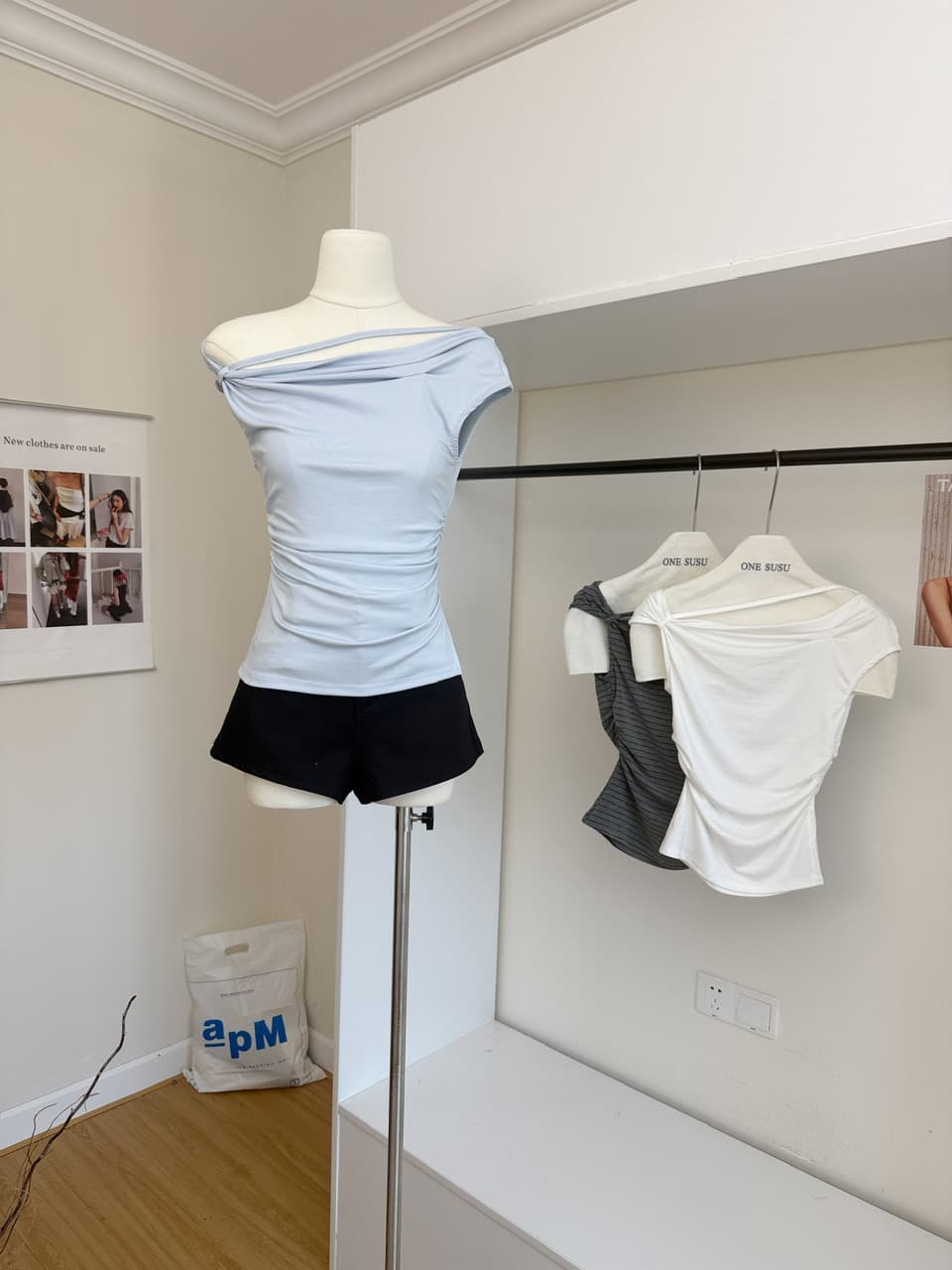 05 26 jmshop 심장 마비 커브 비스듬한 어깨 칼라 깨진 Pleat 허리 수축 트임 반팔 티셔츠 여름 몸매 가꾸기 다용도 상세 이미지 5