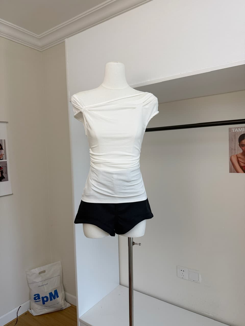 05 26 jmshop 심장 마비 커브 비스듬한 어깨 칼라 깨진 Pleat 허리 수축 트임 반팔 티셔츠 여름 몸매 가꾸기 다용도 상세 이미지 10