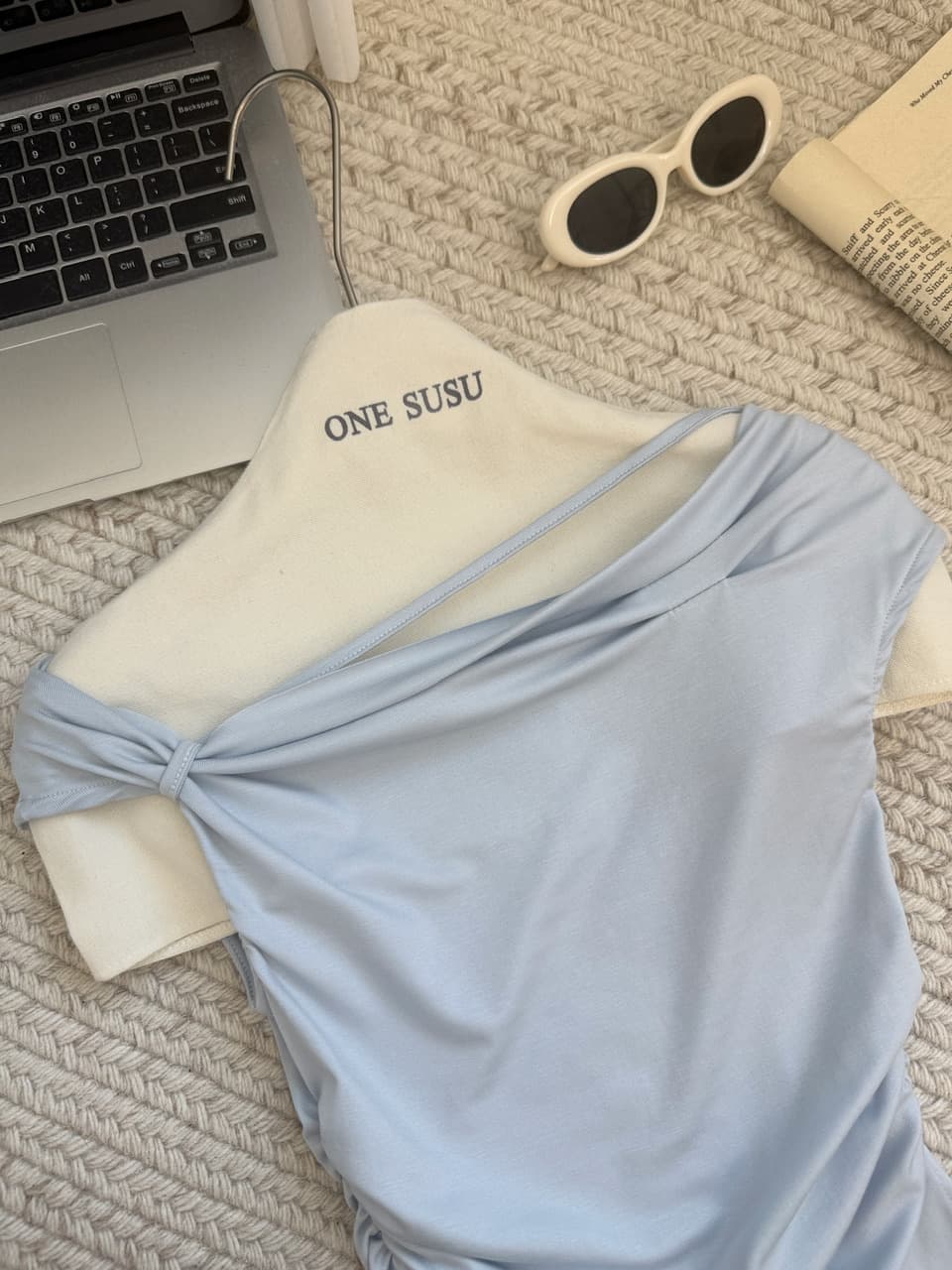 05 26 jmshop 심장 마비 커브 비스듬한 어깨 칼라 깨진 Pleat 허리 수축 트임 반팔 티셔츠 여름 몸매 가꾸기 다용도 상세 이미지 14