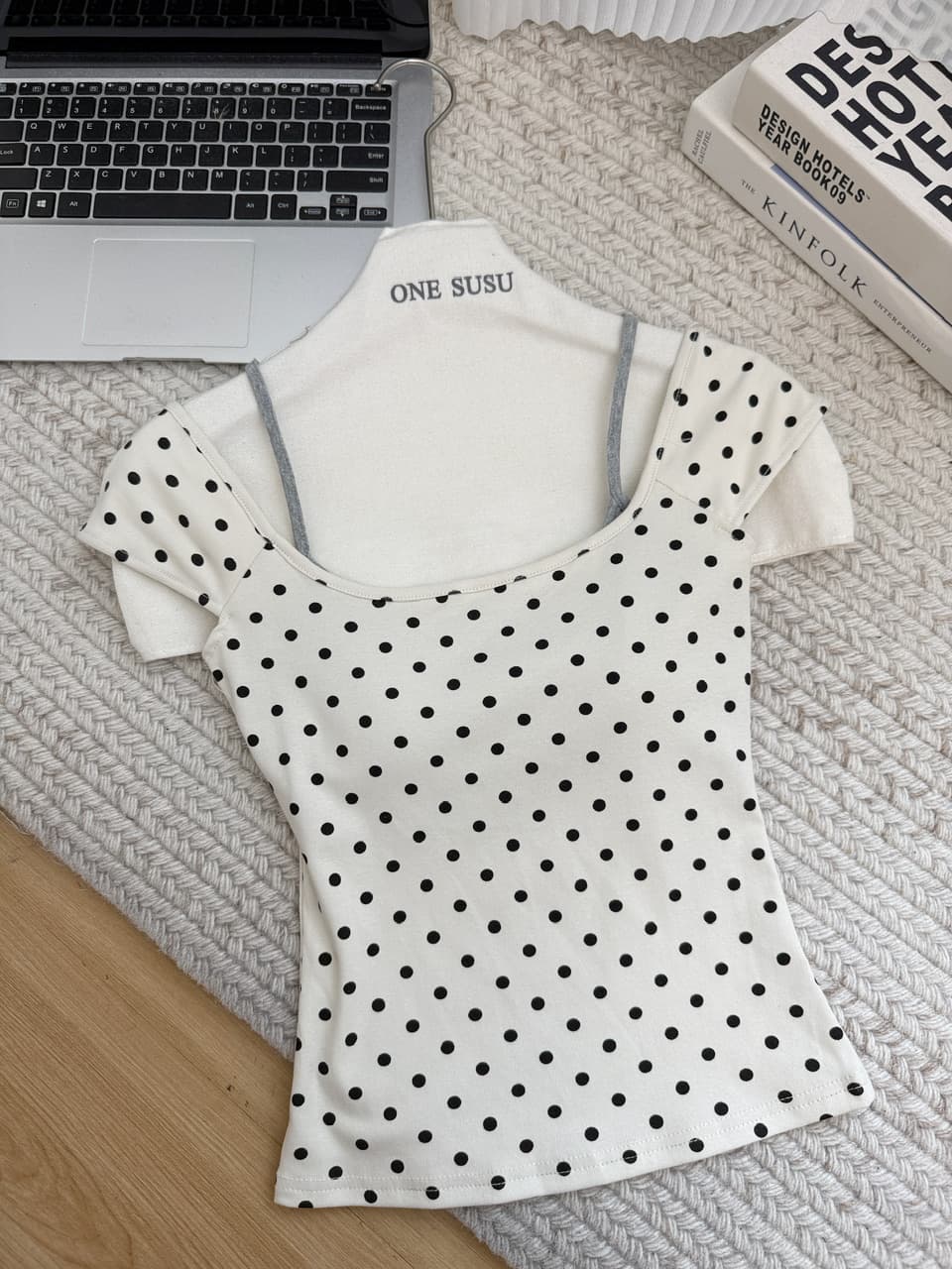 callmeear 배색 페이크 레이어드 티셔츠 긍정적 인 어깨 반팔 티셔츠 여성 여름 몸매 가꾸기 반소매 맨위 상세 이미지 26