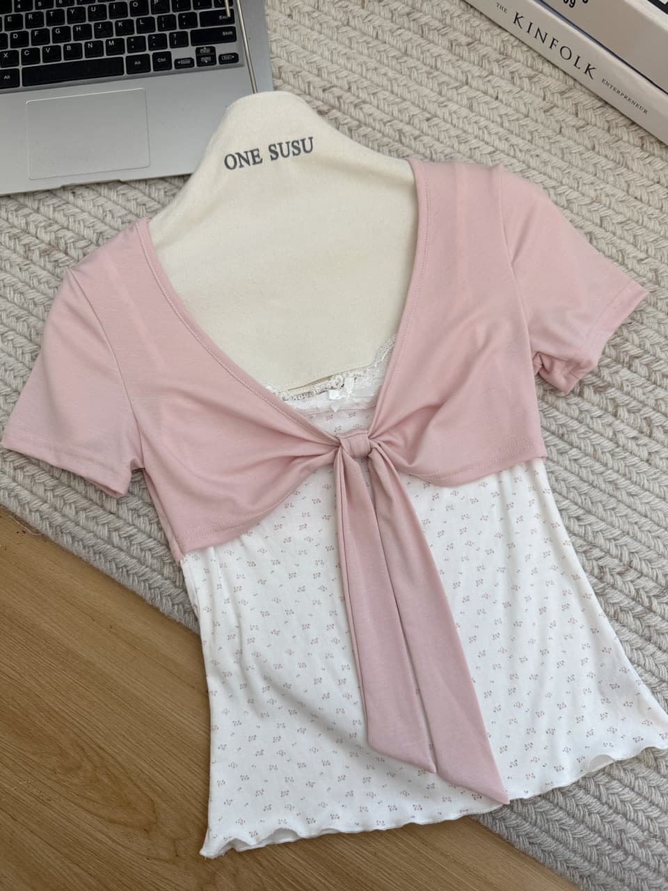callmeear 배색 나비 매듭 티셔츠 패치워크 디자인 센스 페이크 레이어드 u 칼라 반팔 맨위 여성 여름 상세 이미지 12