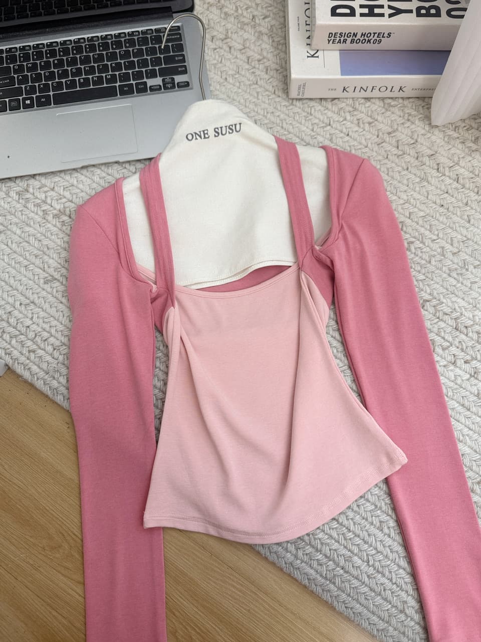 suuuicee 양면 바쁜 인사이드 페이크 레이어드 배색 디자인 행침 목 긴팔 몸매 가꾸기 티셔츠 광장 칼라 짧은 맨위 상세 이미지 19