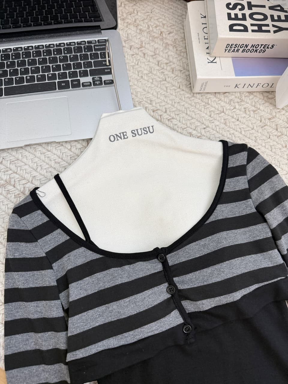 yolo shop 8 06 신제품 95 접기 남자 찢어짐 여성 주님 스트라이프 라운드 넥 쇼트 스타일 오픈 가디건 스택 착용 맨위 상세 이미지 16