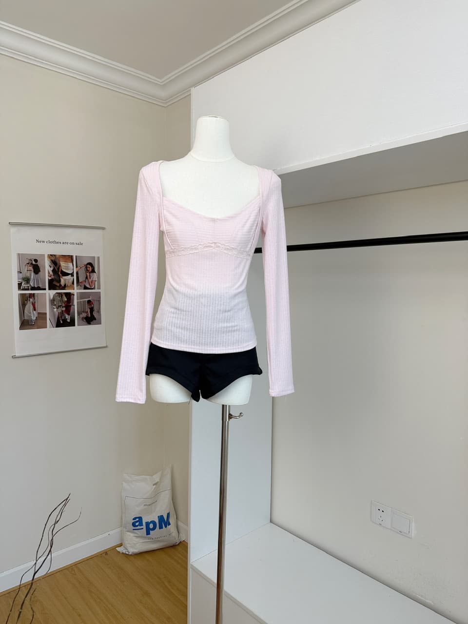 suuuicee 바람 종소리 작은 나이 홀로우 아웃 물결무늬 레이스 레이스 관대 한 칼라 긴팔 티셔츠 순수한 욕망 짧은 맨위 상세 이미지 5
