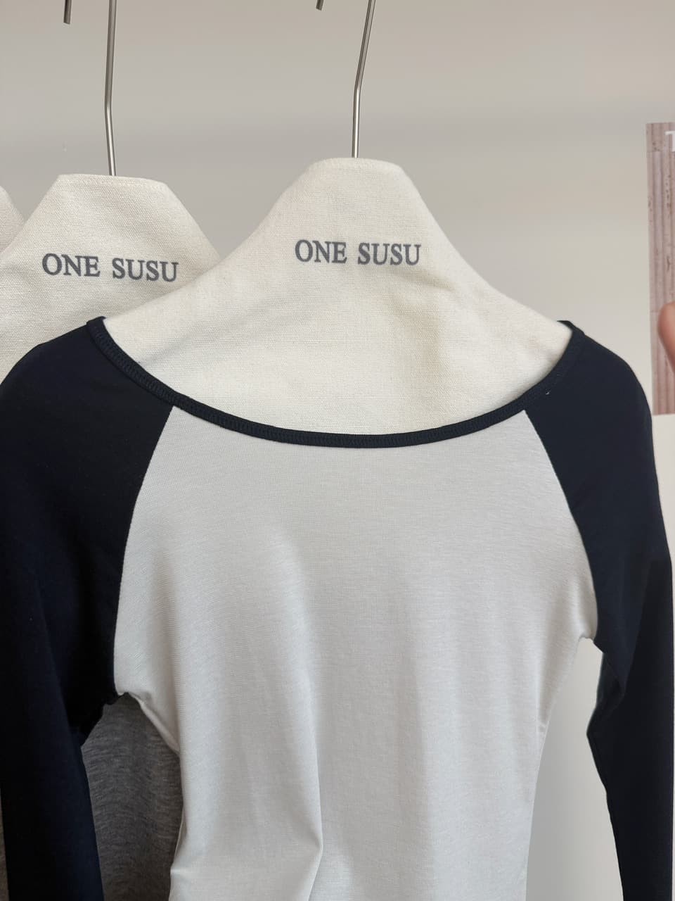 skk store 가벼움 알몸의 센스 t 프로 피부 편안함 주간 실크 양모 레트로 패치워크 배색 삽입 어깨 소매 티셔츠 여성 상세 이미지 25