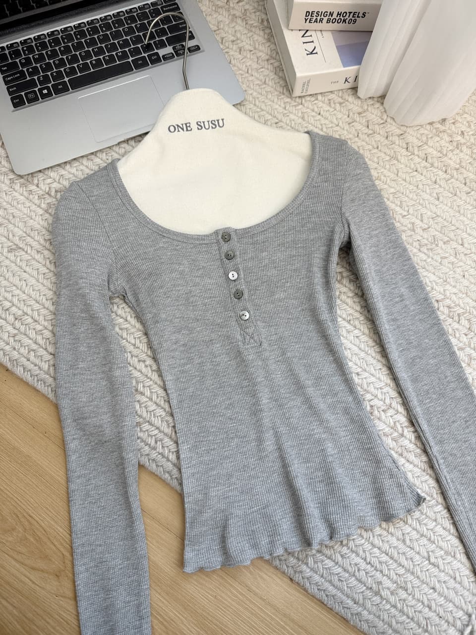 jmshop 화이트 여성 baggy 순수한 욕망 u 칼라 후아 남편 그리드 니트 티셔츠 여성 가을 몸매 가꾸기 슬림해 보이는 긴팔 맨위 상세 이미지 19