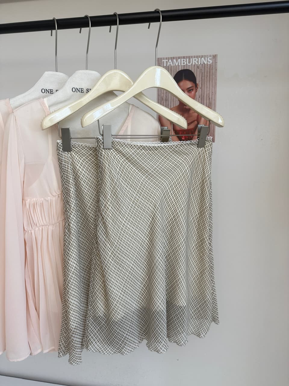 yaa uniqbyyaa 구름 밀가루 도루 계곡 V넥 플리츠 부드러운 시폰 셔츠 여성 여름 수확 Pleat 나팔 긴팔 맨위 상세 이미지 11
