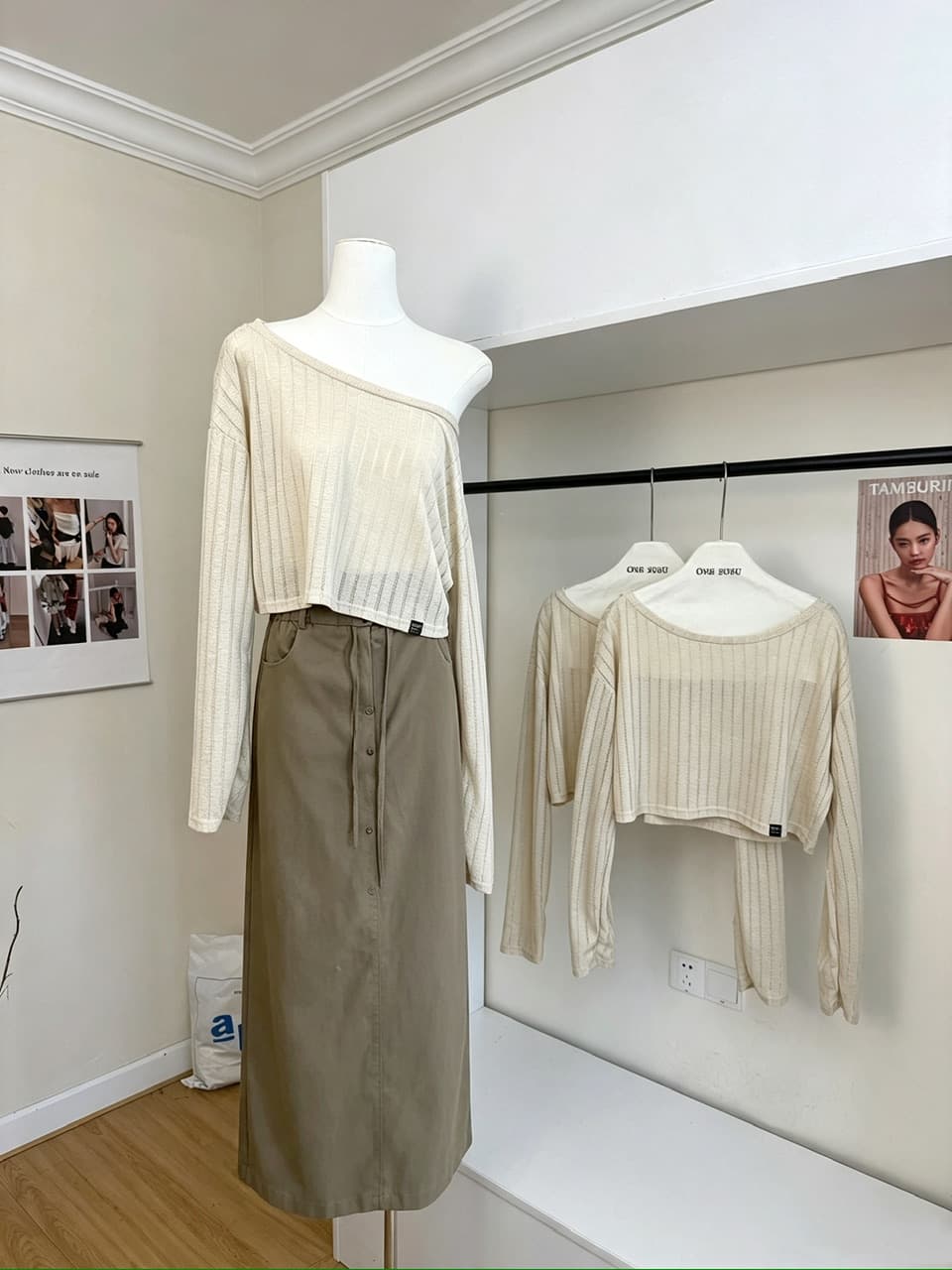 placeorder 한 부서 비스듬한 어깨 보트 칼라 루즈핏 마이크로 ~을 통해 긴팔 티셔츠 슬림해 보이는 질감 센스 자외선 차단 니트 블라우스 이미지 3