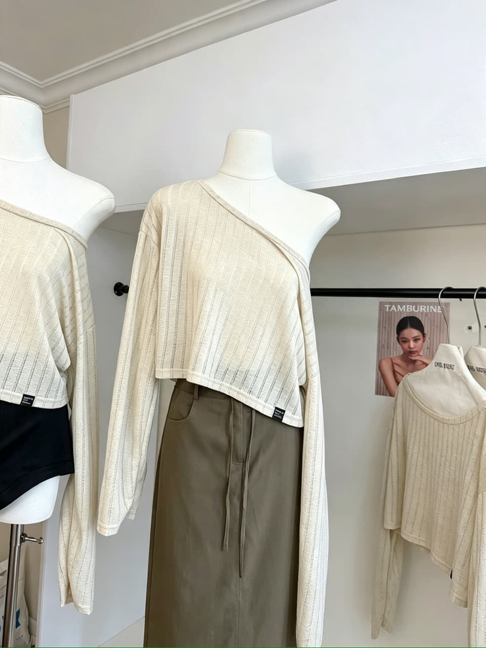 placeorder 한 부서 비스듬한 어깨 보트 칼라 루즈핏 마이크로 ~을 통해 긴팔 티셔츠 슬림해 보이는 질감 센스 자외선 차단 니트 블라우스 이미지 4