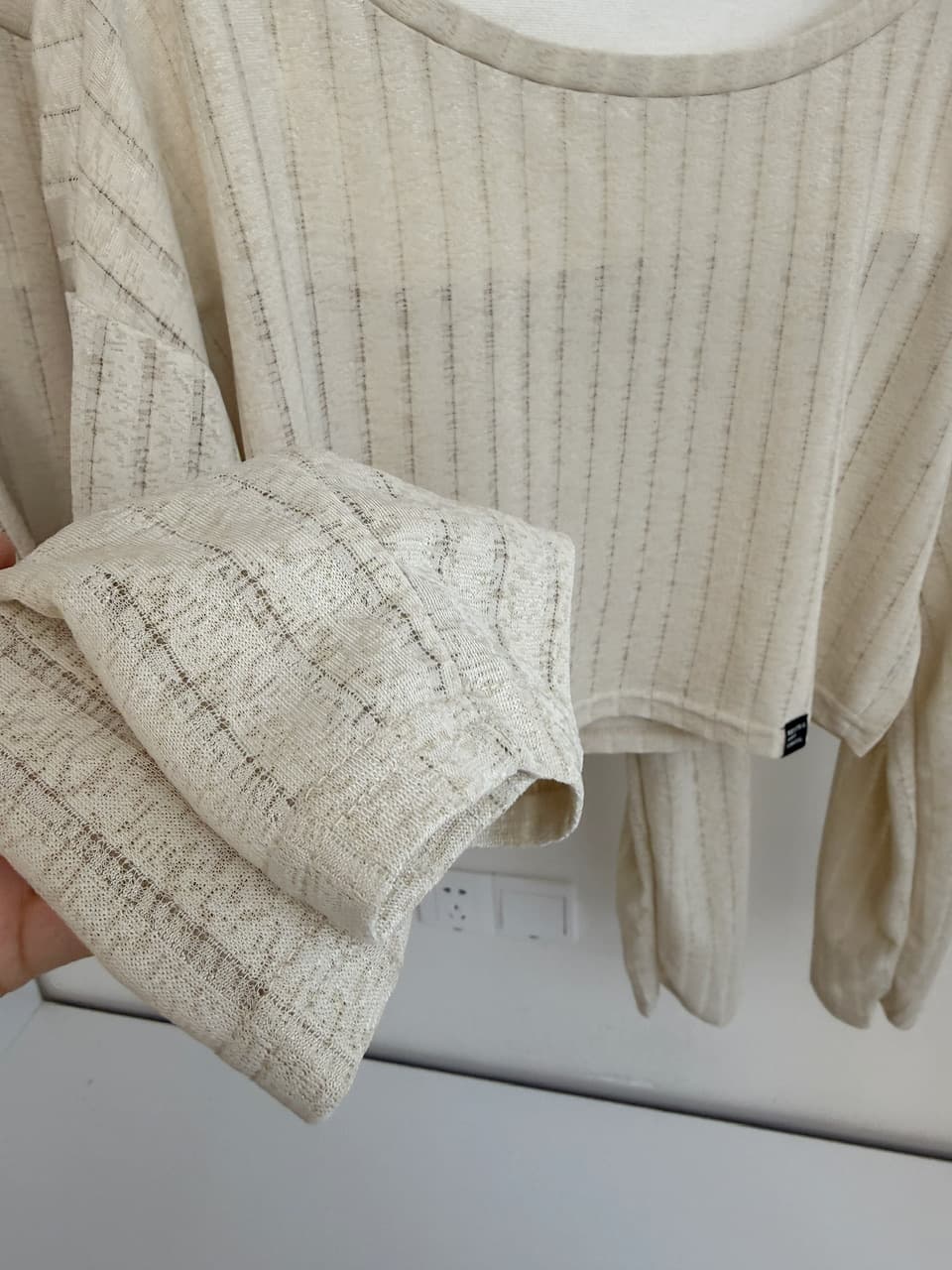placeorder 한 부서 비스듬한 어깨 보트 칼라 루즈핏 마이크로 ~을 통해 긴팔 티셔츠 슬림해 보이는 질감 센스 자외선 차단 니트 블라우스 상세 이미지 11