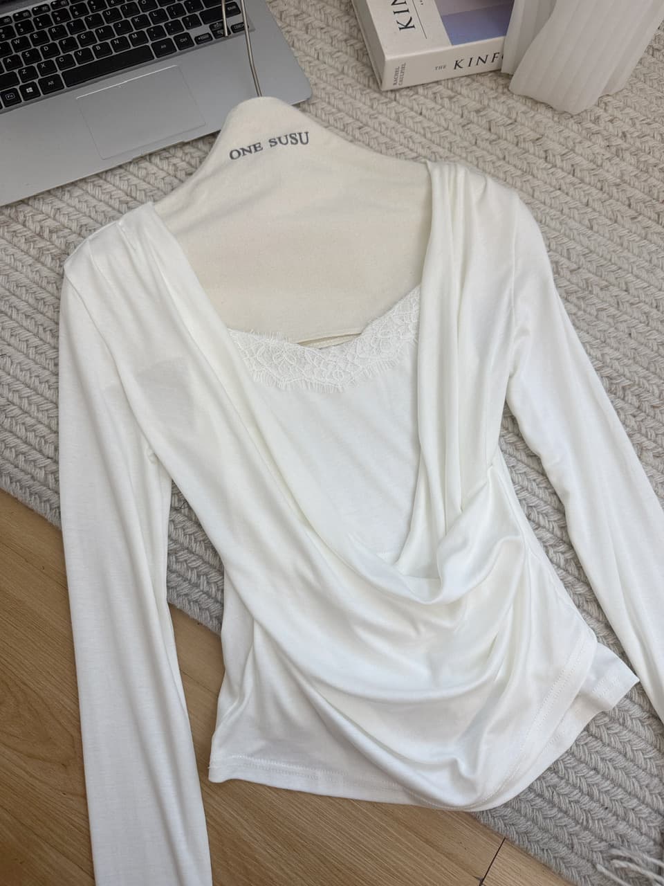 검은 콩 흠 청 치자 나무 늦게 와인 라이 경기 서울 흔들다 칼라 레이스 조각 작은 셔츠 부드러운 찹쌀 프로 피부 페이크 레이어드 맨위 여성 상세 이미지 11