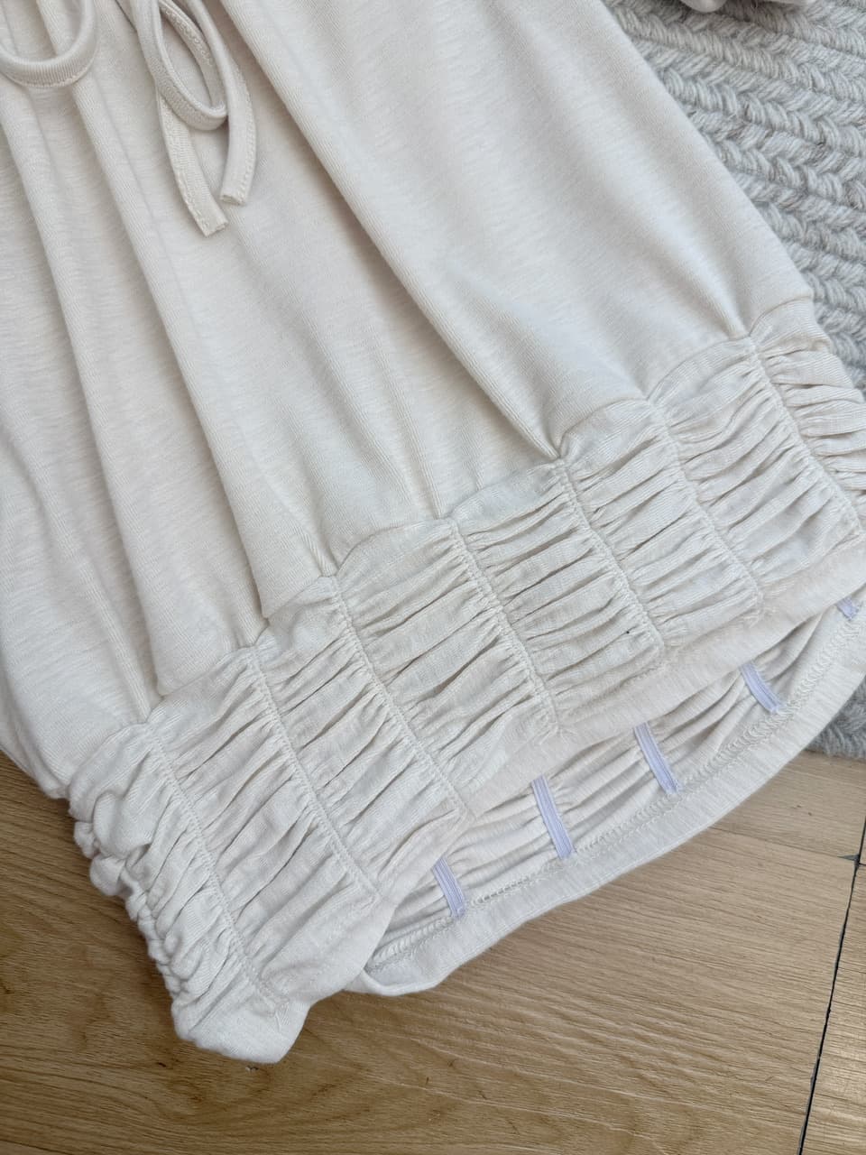 sheepland 전갈 살구 차 펌프 로프 동점 벨트 측면 칼라 반소매 티셔츠 여성 가을 명중 Pleat 밑단 루즈핏 슬림해 보이는 맨위 상세 이미지 11