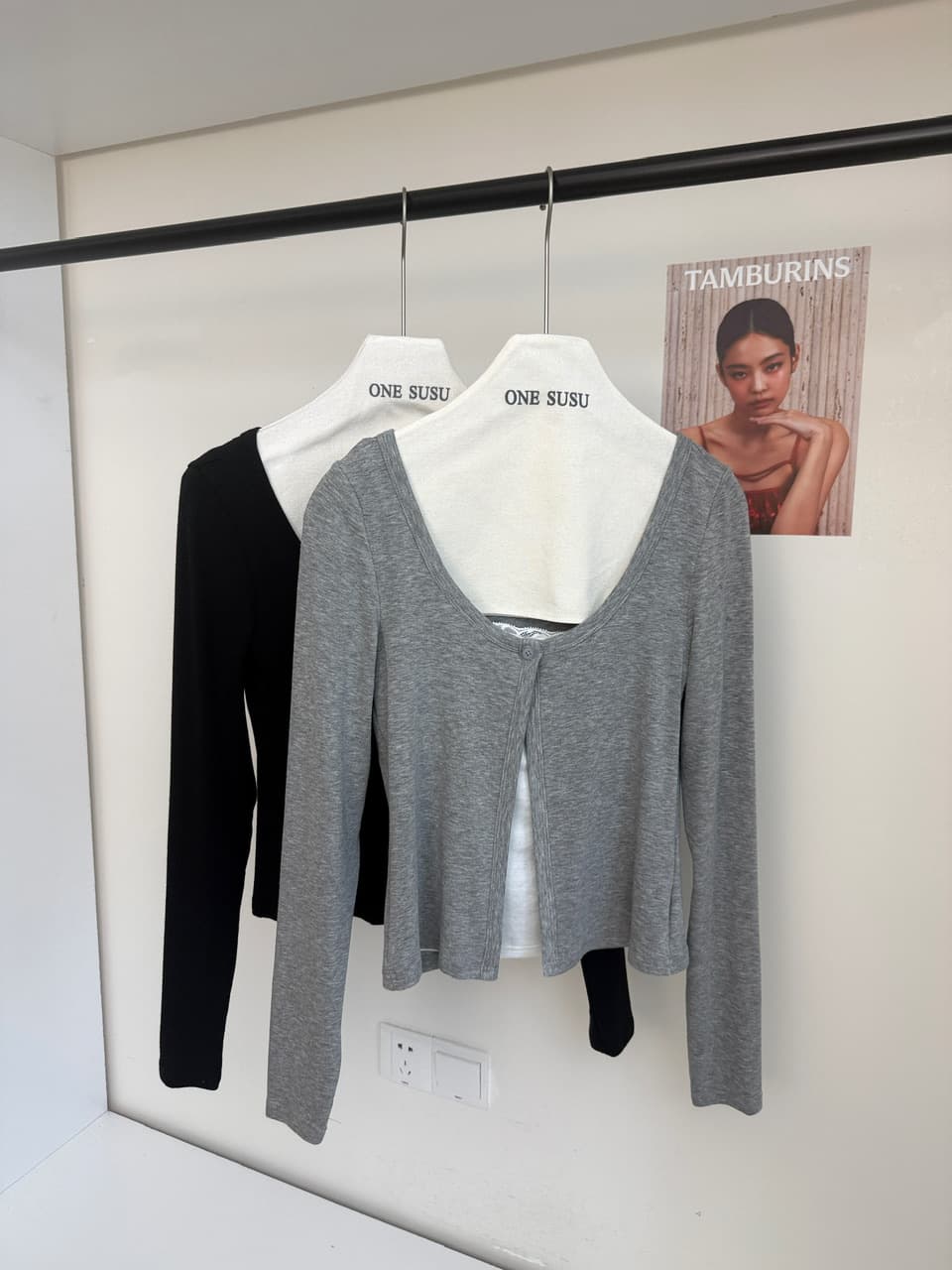 doudou 여드름 페이크 레이어드 긴팔 티셔츠 여성 조기 가을 새로운 한 부서 chic 착용 가져 가라. 디자인 센스 쇼트 스타일 맨위 상세 이미지 9