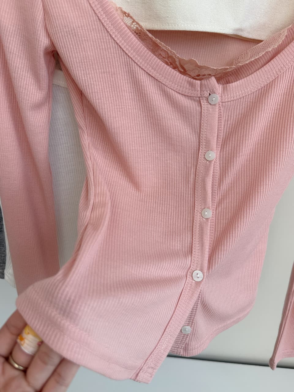 jmshop 한 여성 분위기 순수한 욕망 레이스 레이스 페이크 레이어드 맨위 여성 가을 긴팔 아세트산 니트 스웨터 상세 이미지 17