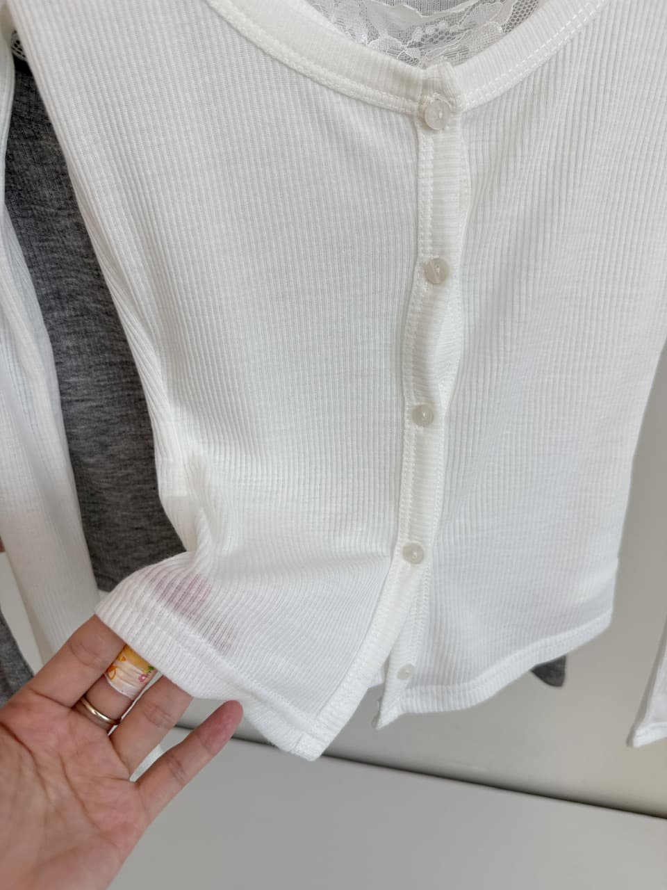 jmshop 한 여성 분위기 순수한 욕망 레이스 레이스 페이크 레이어드 맨위 여성 가을 긴팔 아세트산 니트 스웨터 상세 이미지 21