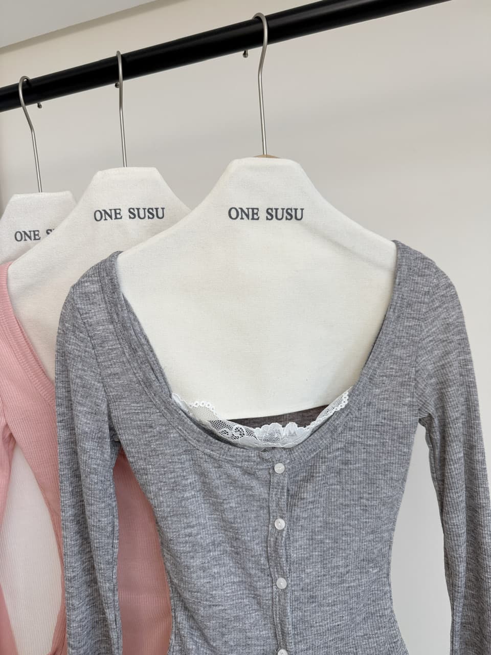 jmshop 한 여성 분위기 순수한 욕망 레이스 레이스 페이크 레이어드 맨위 여성 가을 긴팔 아세트산 니트 스웨터 상세 이미지 23