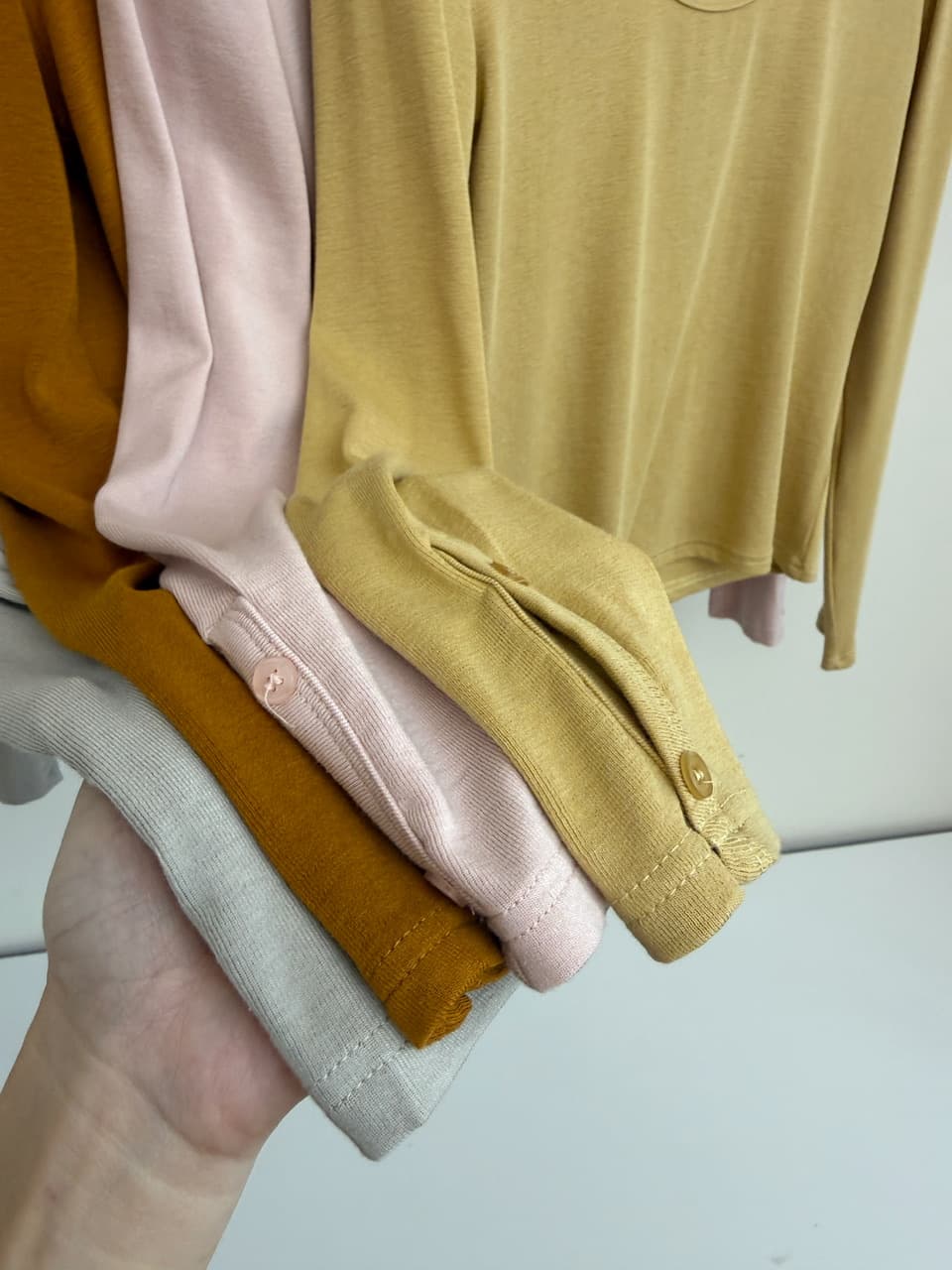im ~까지 코디 만금유 부드러운 찹쌀 양모 느낌 u 칼라 만나는 맨위 여성 가을 몸매 가꾸기 슬림해 보이는 긴팔 티셔츠 상세 이미지 30