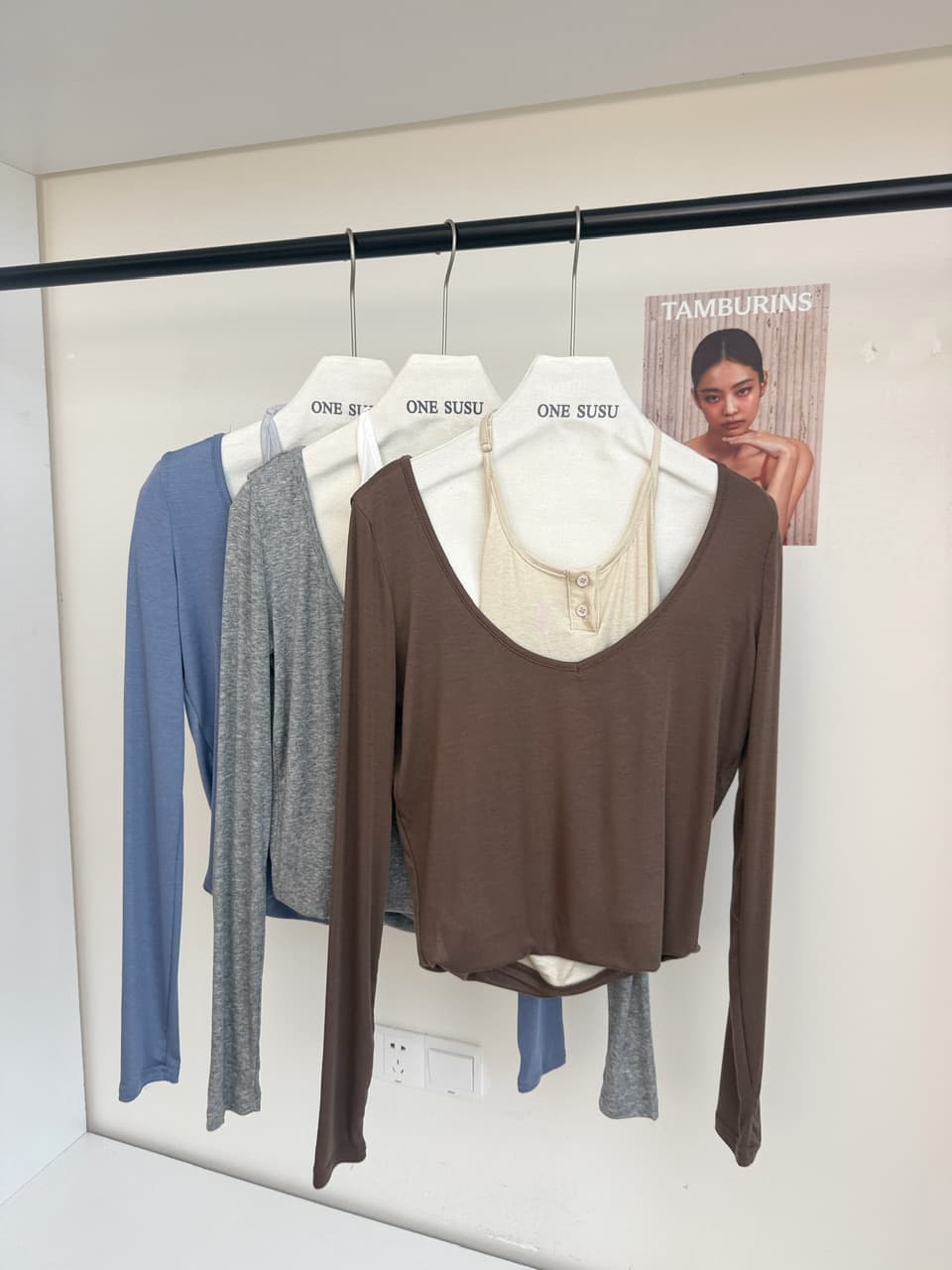 skk store 서울 이른 가을 150g 주간 실크 양모 V넥 페이크 레이어드 긴팔 티셔츠 루즈핏 캐주얼 맨위 상세 이미지 12