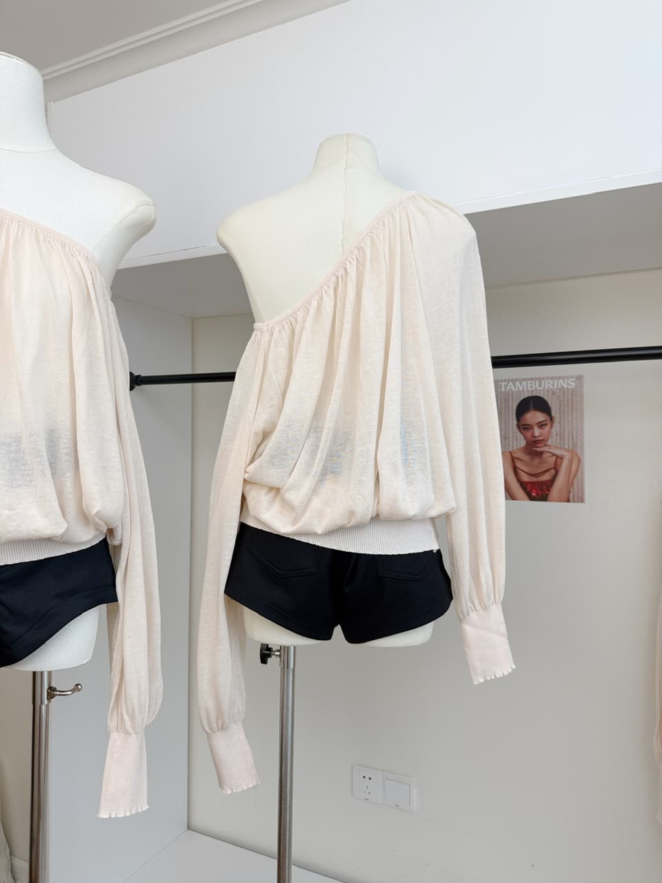 oyff 어디서? 어디서? 와라. 싱글 아마 차가운 셔츠 대 네클라인 펌프 Pleat 긴팔 비스듬한 어깨 니트 맨위 몸매 가꾸기 작은 셔츠 상세 이미지 7