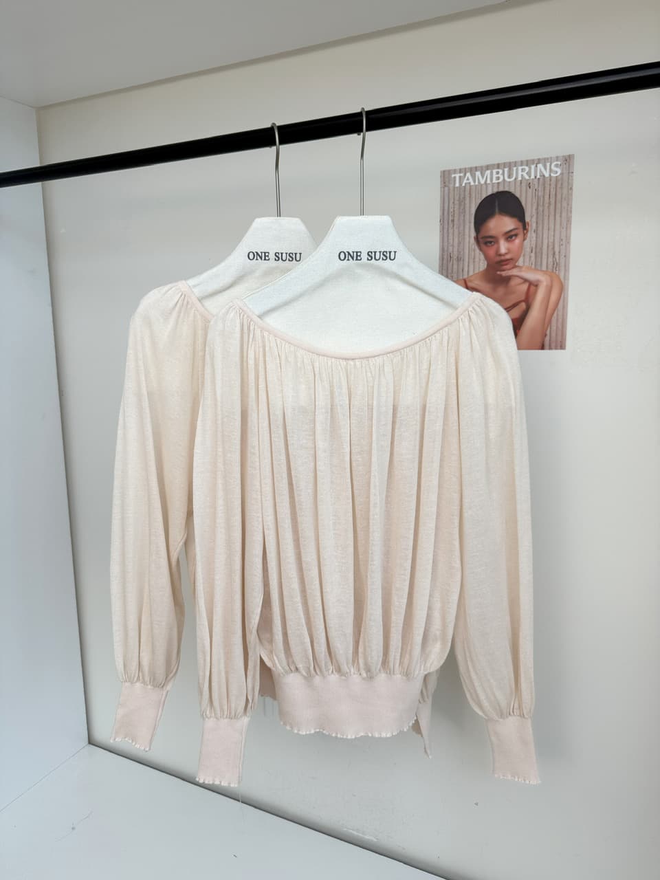oyff 어디서? 어디서? 와라. 싱글 아마 차가운 셔츠 대 네클라인 펌프 Pleat 긴팔 비스듬한 어깨 니트 맨위 몸매 가꾸기 작은 셔츠 상세 이미지 8