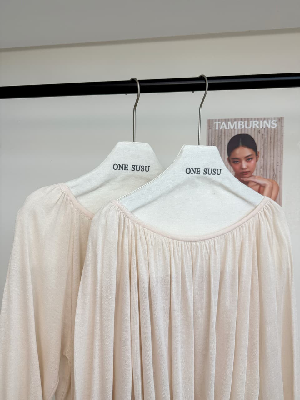 oyff 어디서? 어디서? 와라. 싱글 아마 차가운 셔츠 대 네클라인 펌프 Pleat 긴팔 비스듬한 어깨 니트 맨위 몸매 가꾸기 작은 셔츠 상세 이미지 9