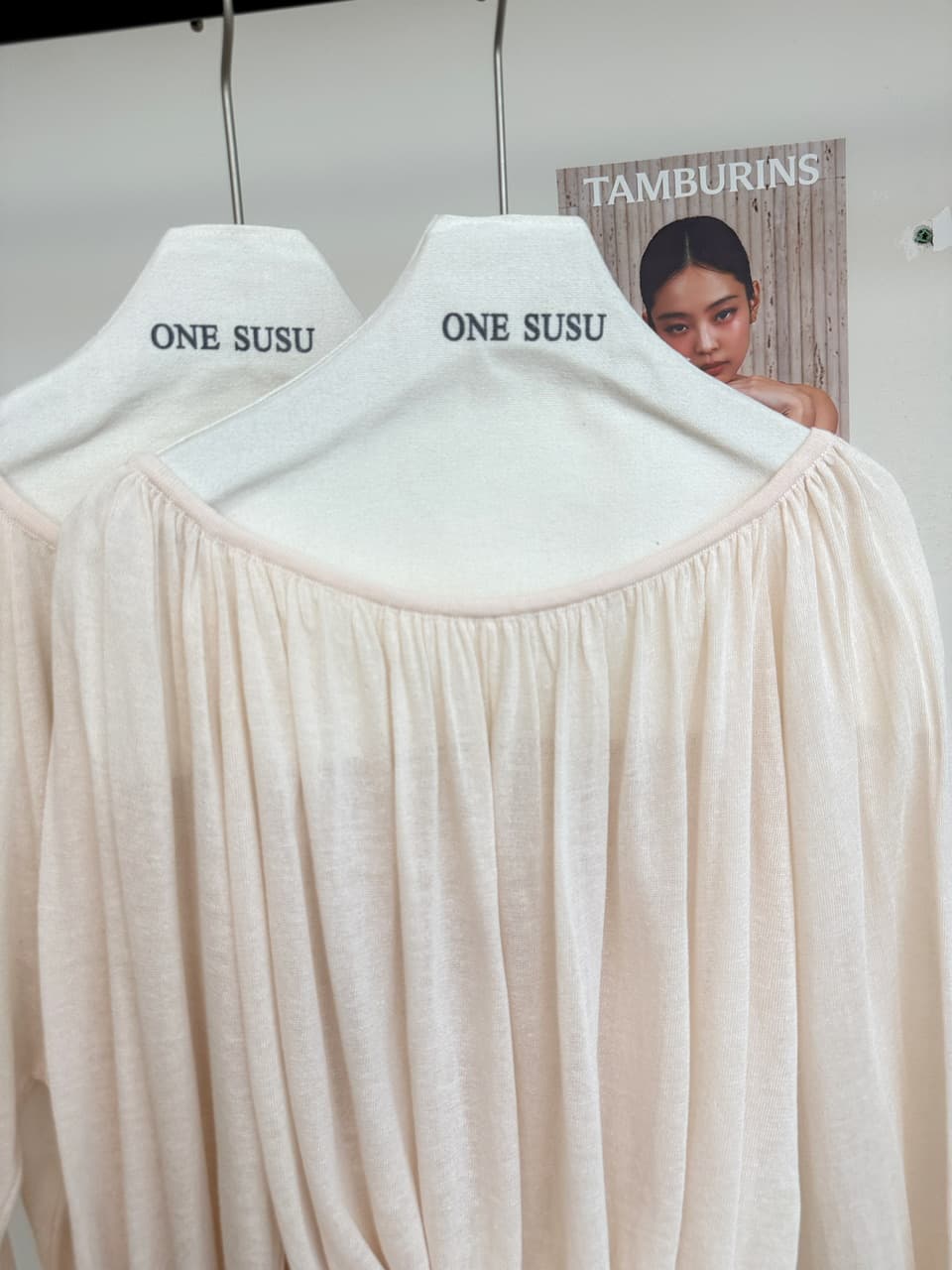 oyff 어디서? 어디서? 와라. 싱글 아마 차가운 셔츠 대 네클라인 펌프 Pleat 긴팔 비스듬한 어깨 니트 맨위 몸매 가꾸기 작은 셔츠 상세 이미지 11