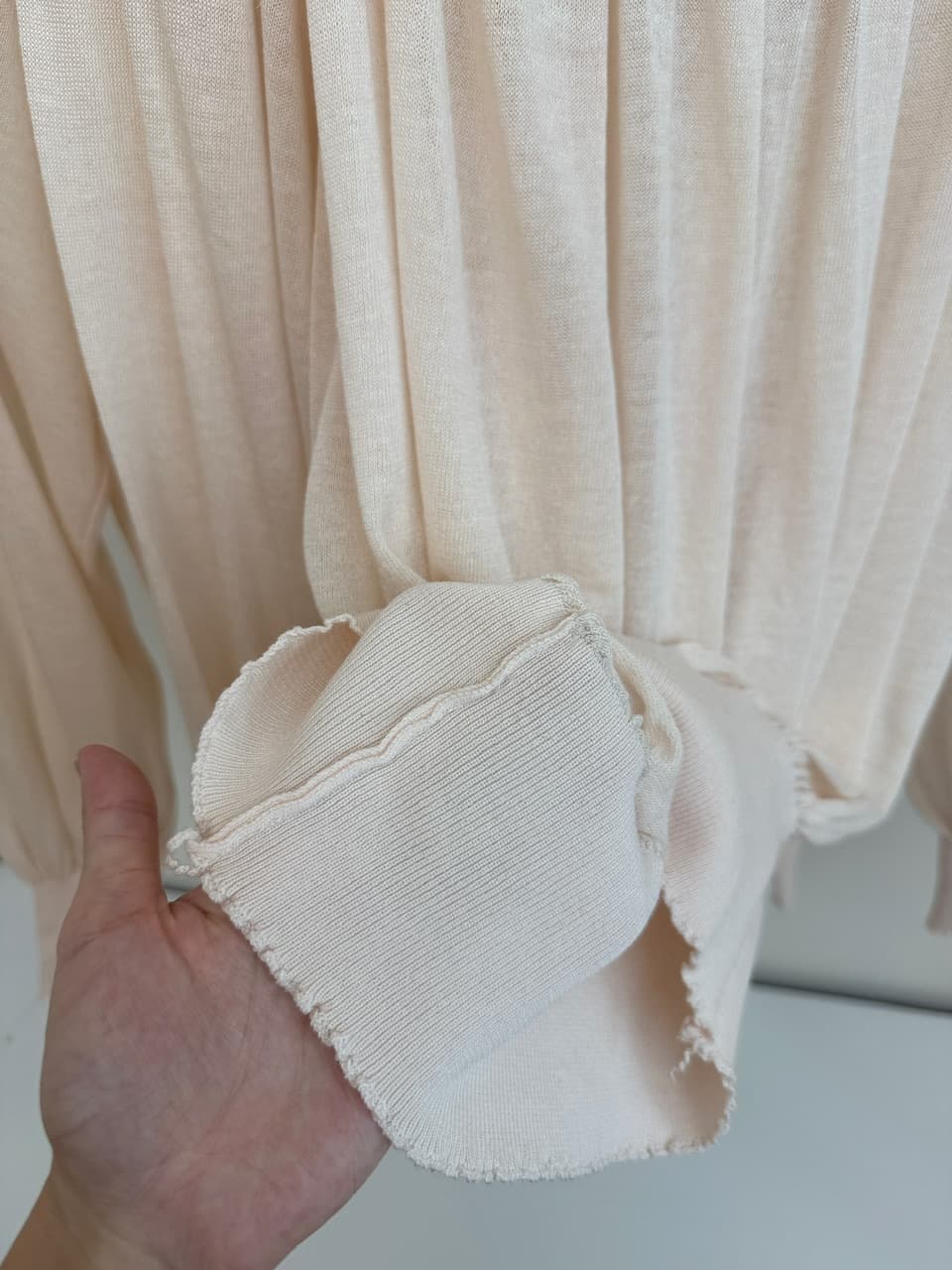 oyff 어디서? 어디서? 와라. 싱글 아마 차가운 셔츠 대 네클라인 펌프 Pleat 긴팔 비스듬한 어깨 니트 맨위 몸매 가꾸기 작은 셔츠 상세 이미지 13