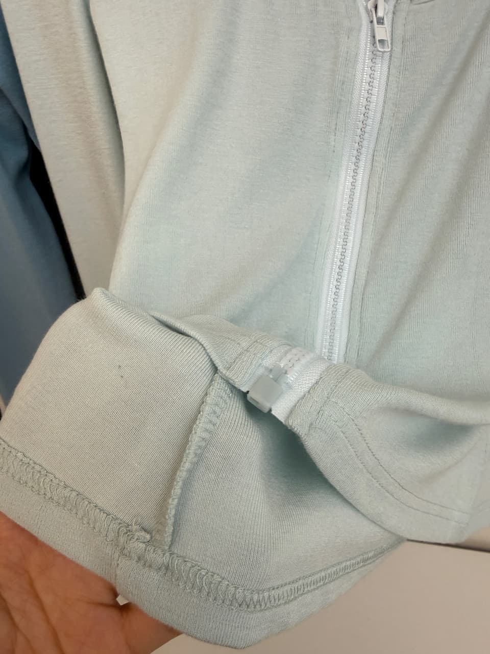 송 긍정적 인 En 레이크 블루 색상 페이크 레이어드 긴팔 티셔츠 여성 가을 착용 가져 가라. 잘 생긴 디자인 센스 몸매 가꾸기 인사이드 가져 가라. 작은 맨위 상세 이미지 17