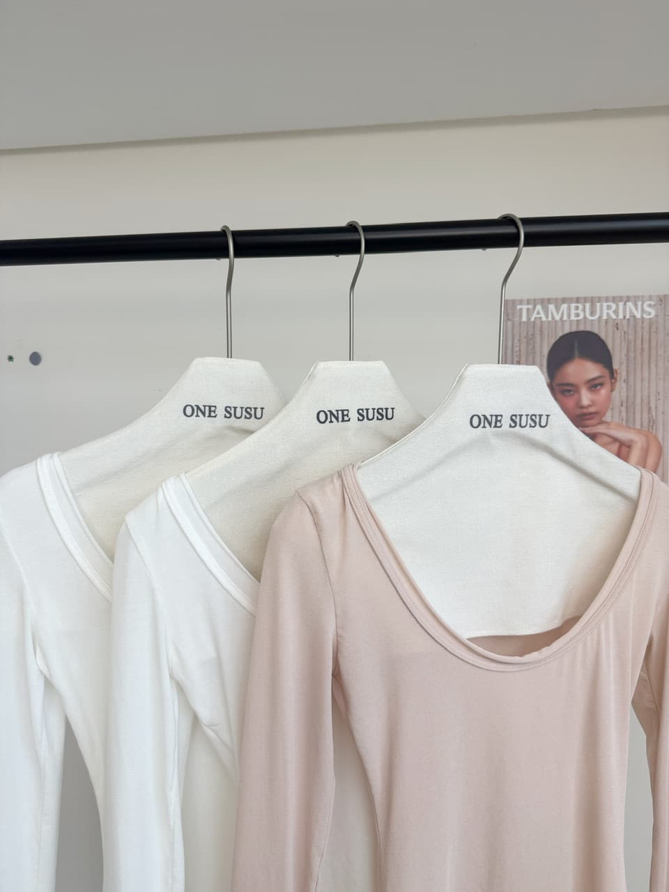 화이트 워터 여성 편안함 가면 t u 칼라 긴팔 티셔츠 여성 이른 가을 한 부서 느긋한 느슨함 센스 몸매 가꾸기 슬림해 보이는 맨위 상세 이미지 10