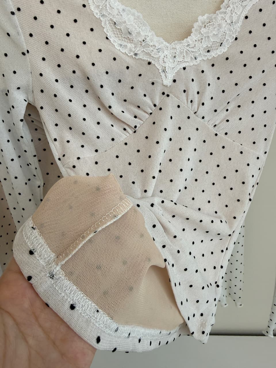 밤나무 코코아 bankelili 프라임 조정 한 여성 순수한 욕망 미니멀리즘 도트 무늬 긴팔 티셔츠 레이스 측면 패치워크 맨위 상세 이미지 13
