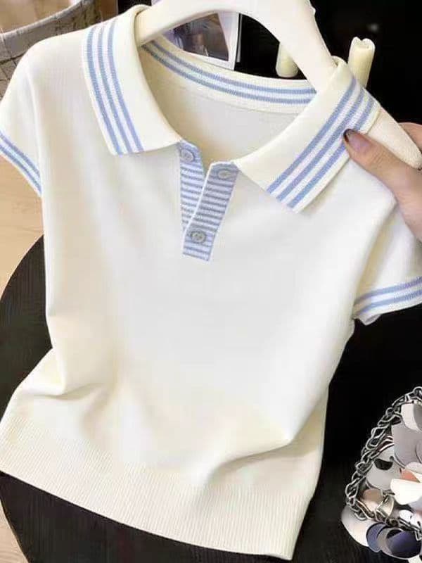 학원 스타일 POLO 셔츠 폴로 칼라 반팔 니트 티셔츠 여성 여름 2026 새로운 패션 캐주얼 슬림해 보이는 긍정적 인 어깨 의류 상세 이미지 3