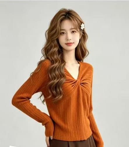 캐러멜 색상 V넥 가슴 비틀림 수직 구덩이 기사 니트 작은 셔츠 여성 봄 가을 슬림해 보이는 다용도 기본 셔츠 상세 이미지 6