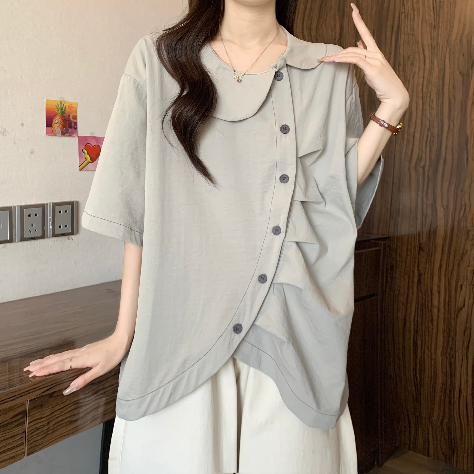 실사 빅 사이즈 지방 mm 새로운 디자인 센스 베이비 칼라 주름 루즈핏 슬림해 보이는 패션 반팔 셔츠 맨위 여성 이미지 5