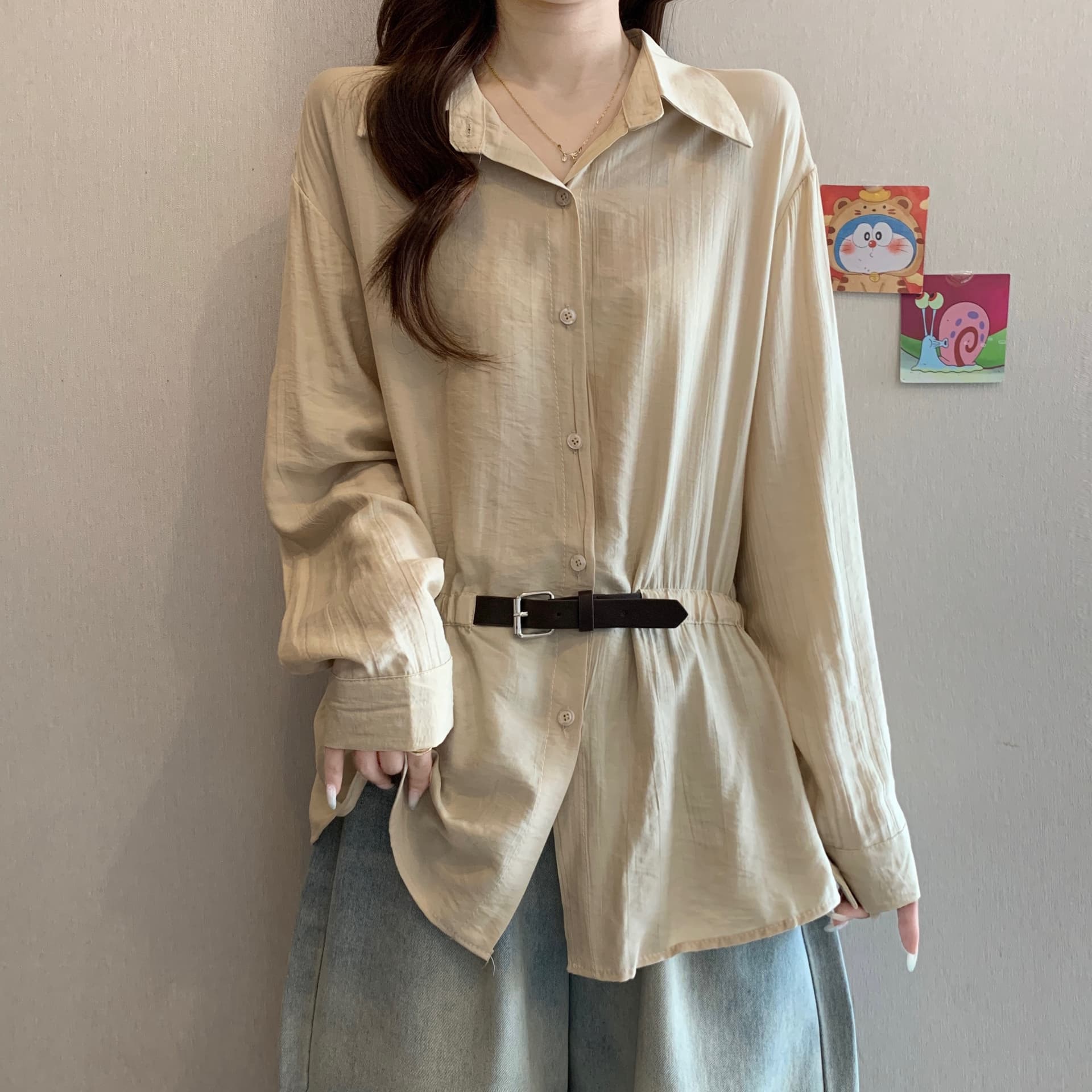 프랑스식 오래된 돈 바람 POLO 칼라 여성 셔츠 이른 가을 2026 새로운 출퇴근 빅 사이즈 디자인 센스 벨트 허리 수축 맨위 이미지 4