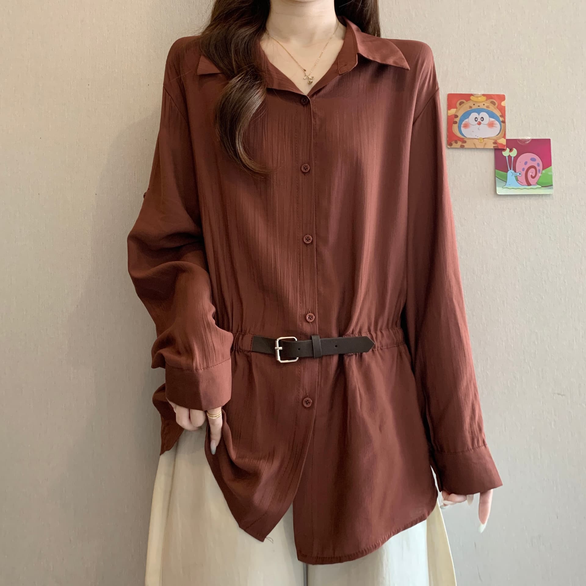 프랑스식 오래된 돈 바람 POLO 칼라 여성 셔츠 이른 가을 2026 새로운 출퇴근 빅 사이즈 디자인 센스 벨트 허리 수축 맨위 상세 이미지 15