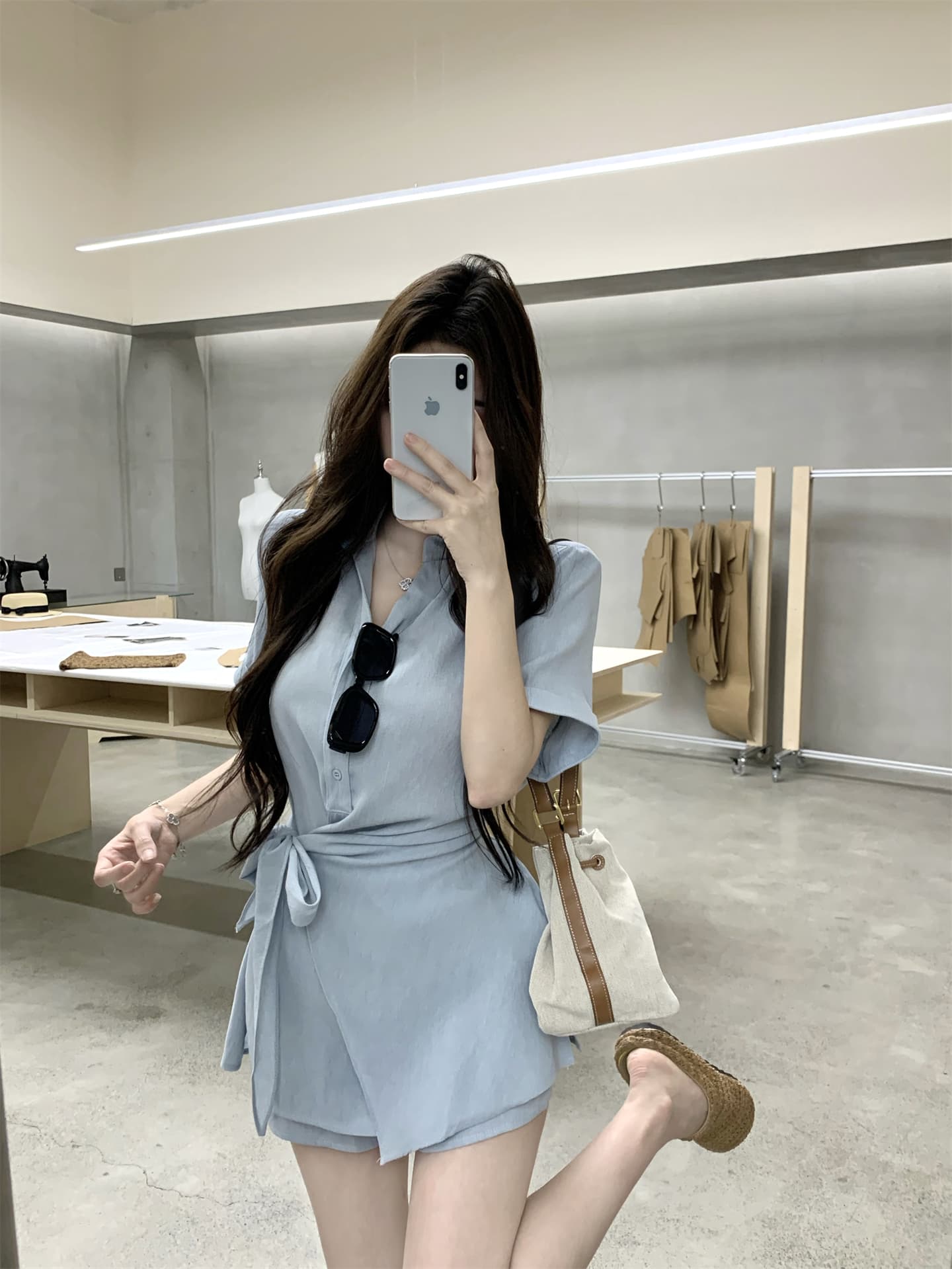 실사 디자인 센스 품격 폴로 칼라 스트랩 허리 수축 셔츠 드레스 출퇴근 하이웨이스트 슬림해 보이는 반바지 투피스 세트 상세 이미지 1