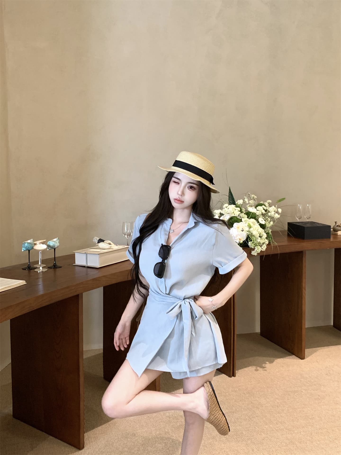 실사 디자인 센스 품격 폴로 칼라 스트랩 허리 수축 셔츠 드레스 출퇴근 하이웨이스트 슬림해 보이는 반바지 투피스 세트 상세 이미지 2