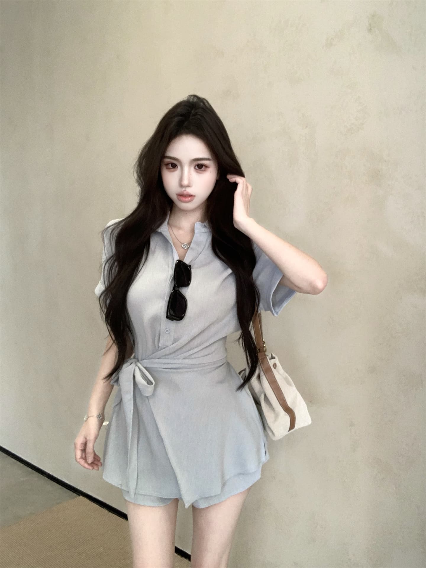 실사 디자인 센스 품격 폴로 칼라 스트랩 허리 수축 셔츠 드레스 출퇴근 하이웨이스트 슬림해 보이는 반바지 투피스 세트 상세 이미지 5
