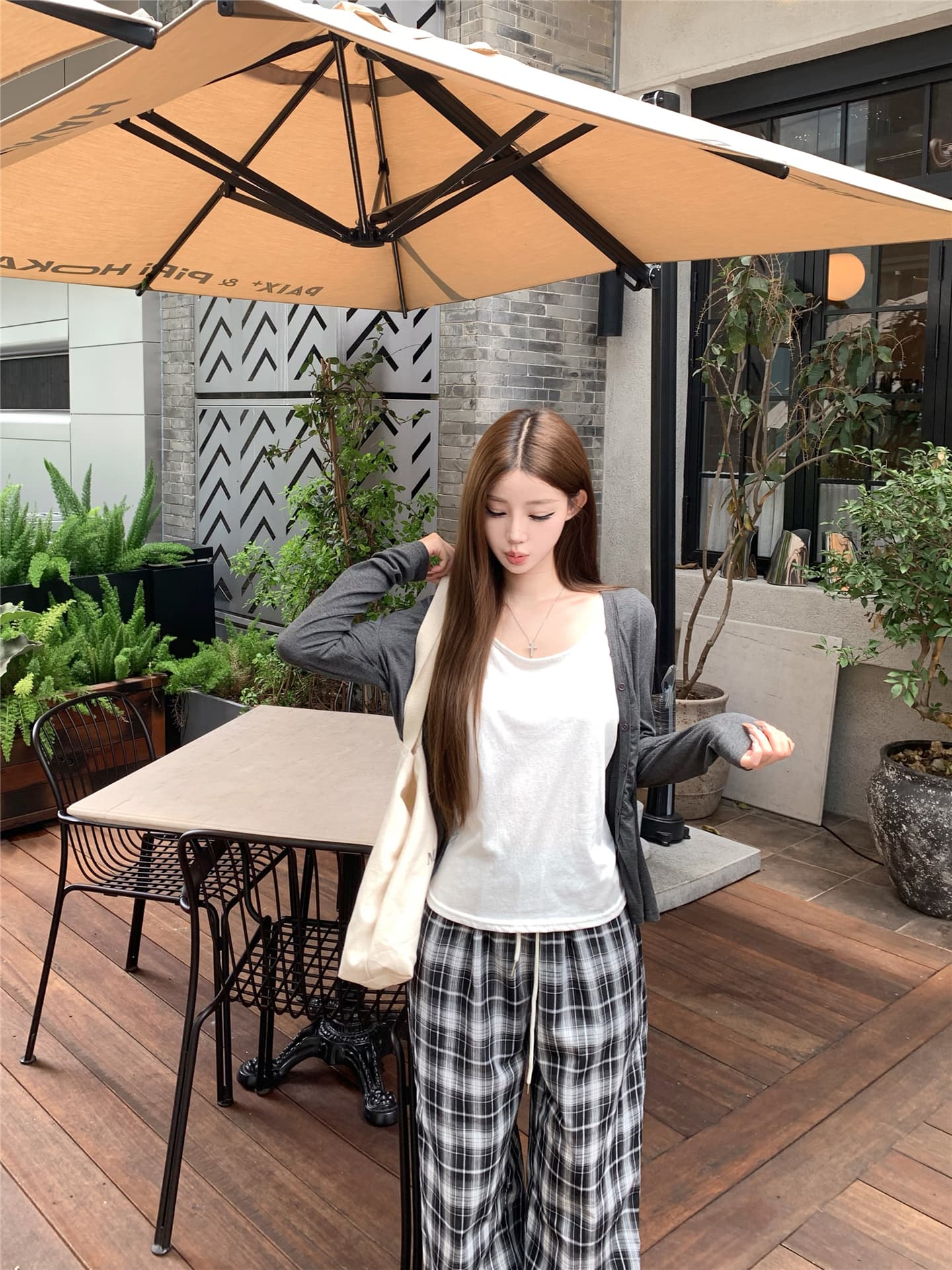 실사 이른 가을 한국 스타일 느긋한 바람 자외선 차단 니트 재킷 작은 조끼 캐주얼 체크무늬 와이드 레그 팬츠 3종 세트 상세 이미지 10