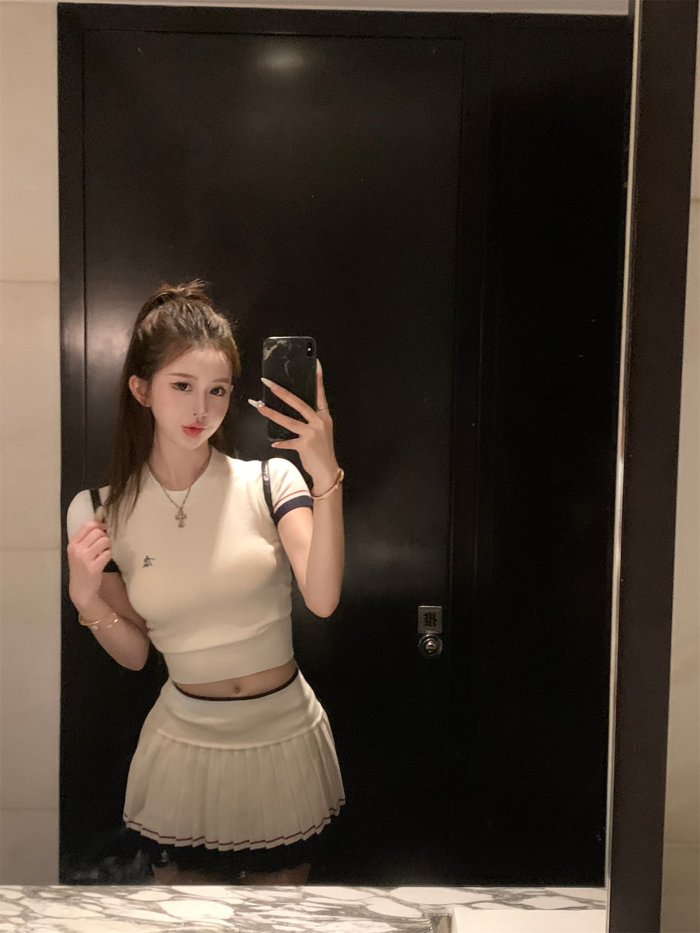 실사 새로운 아메리칸 레트로 화이트 니트 반팔 티셔츠 반신 미니 스커트 세트 여성 여름 몸매 가꾸기 투피스 세트 상세 이미지 4