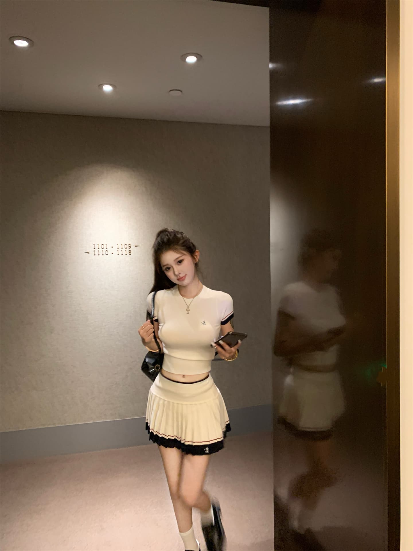 실사 새로운 아메리칸 레트로 화이트 니트 반팔 티셔츠 반신 미니 스커트 세트 여성 여름 몸매 가꾸기 투피스 세트 상세 이미지 10