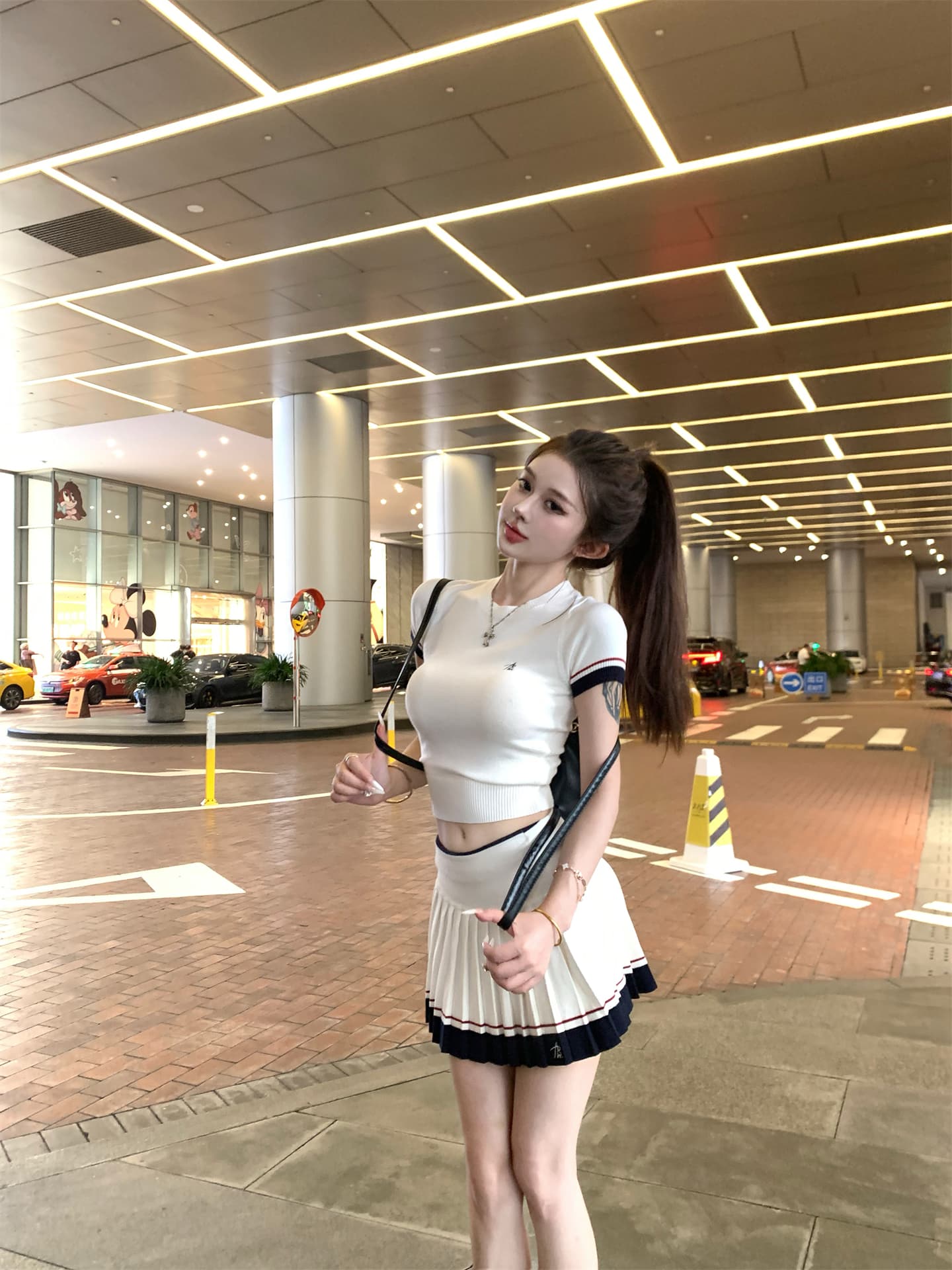 실사 새로운 아메리칸 레트로 화이트 니트 반팔 티셔츠 반신 미니 스커트 세트 여성 여름 몸매 가꾸기 투피스 세트 상세 이미지 12