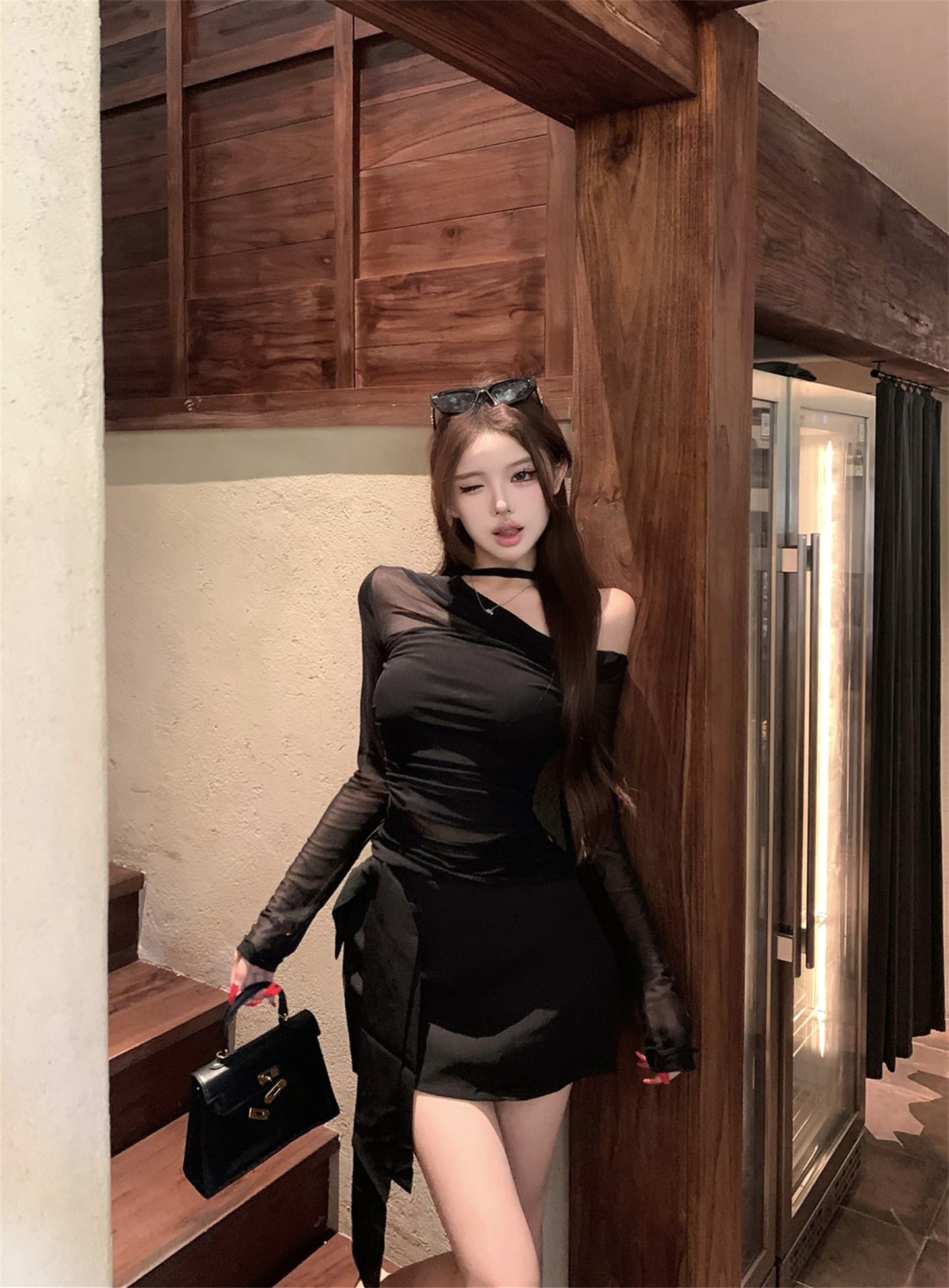 실사 이른 가을 페이크 레이어드 오프숄더 섹시함 블랙 하프 ~을 통해 기본 셔츠 얇은 벨트 슬림해 보이는 반신 스커트 핫걸 세트