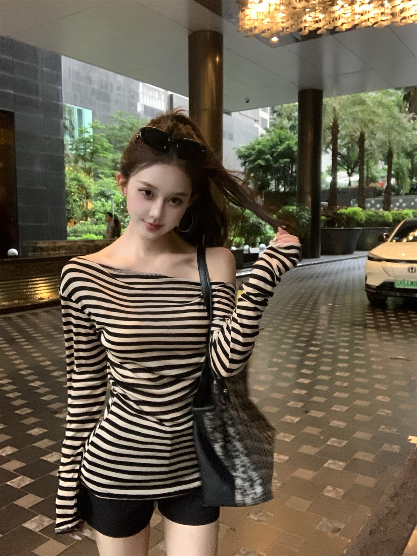 실사 이른 가을 한 부서 chic Chic 세트 오프숄더 스트라이프 티셔츠 가을 핫걸 하이웨이스트 한 마디 반바지 여성 상세 이미지 5