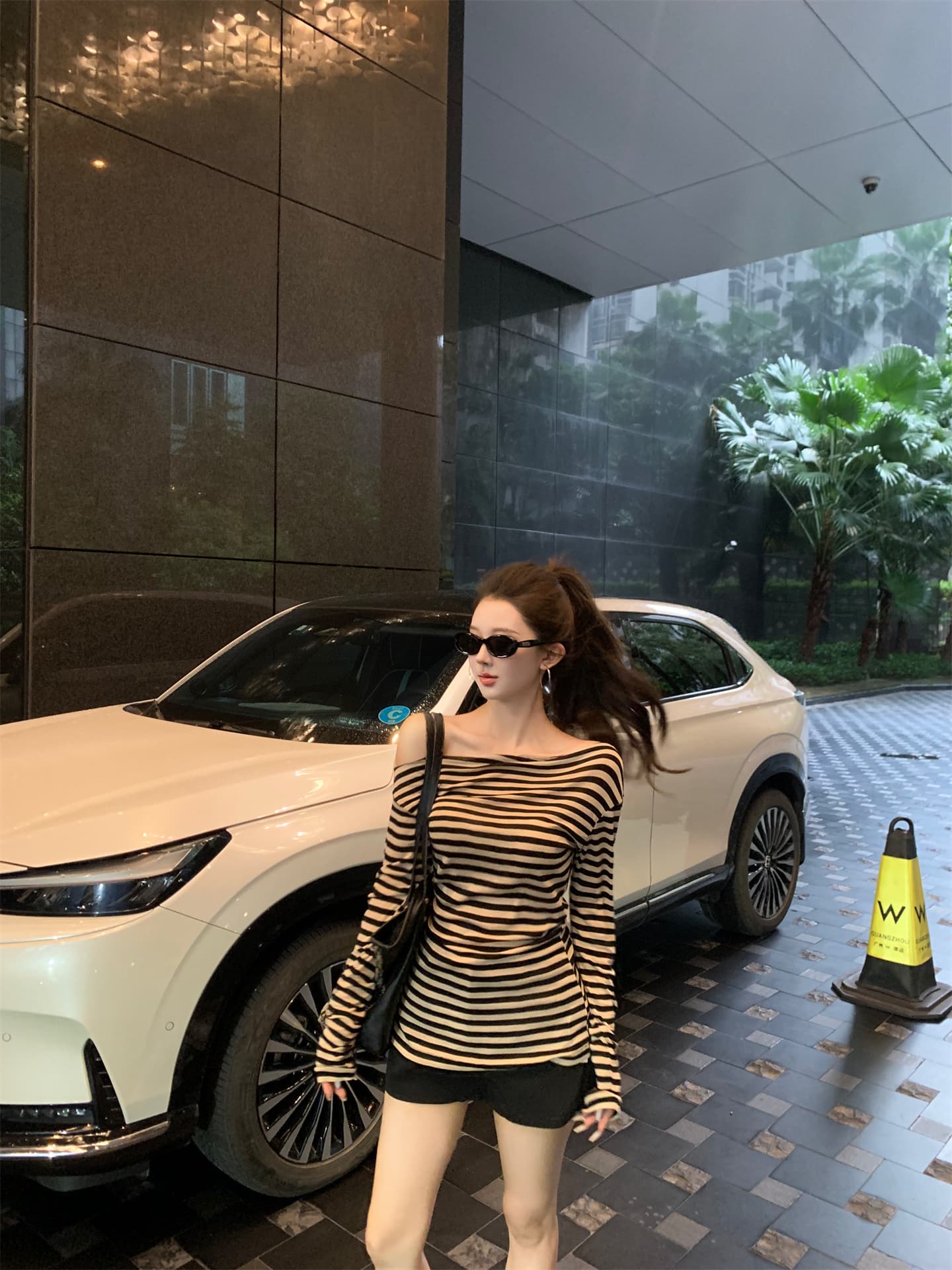 실사 이른 가을 한 부서 chic Chic 세트 오프숄더 스트라이프 티셔츠 가을 핫걸 하이웨이스트 한 마디 반바지 여성 상세 이미지 6