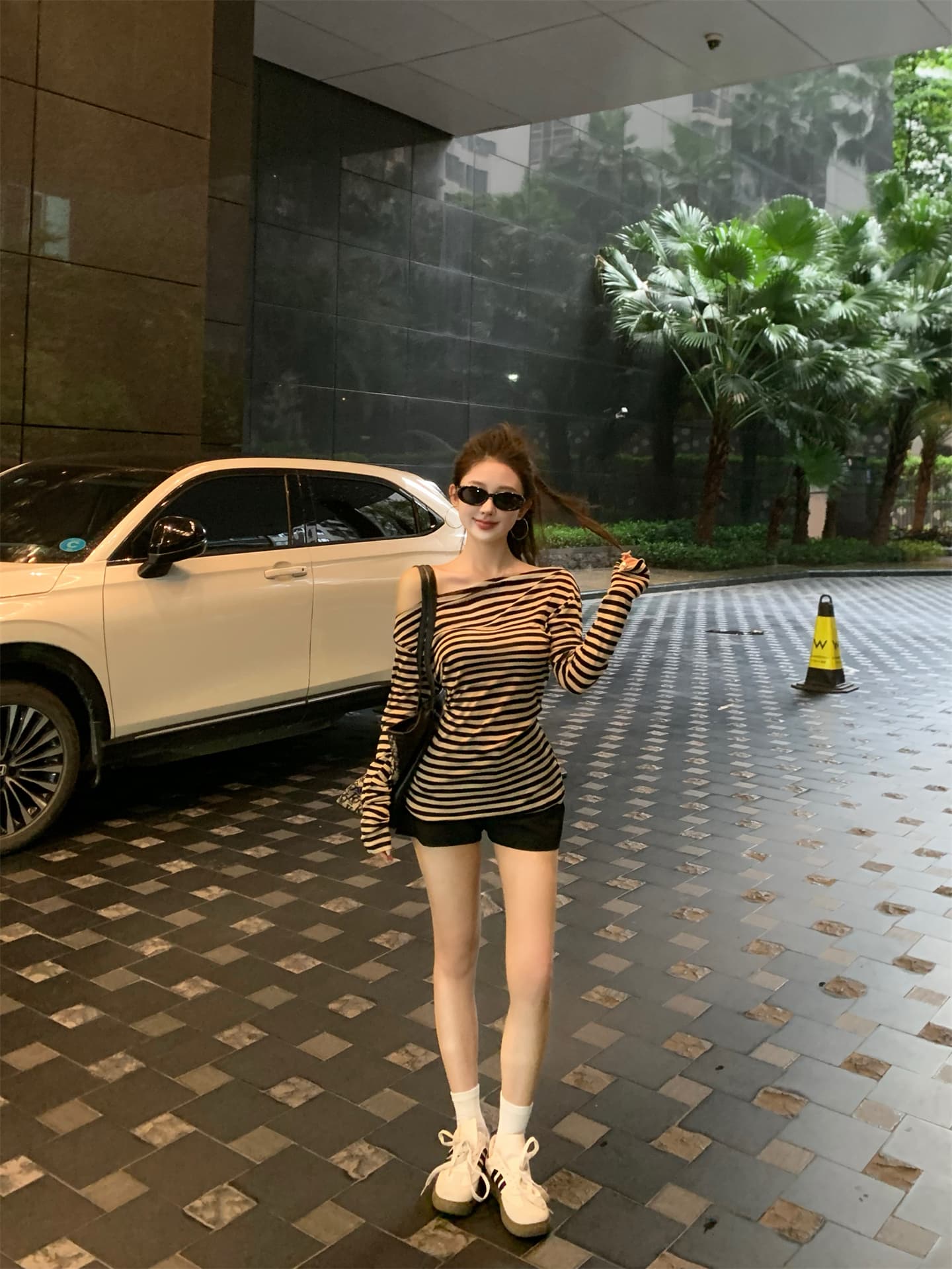 실사 이른 가을 한 부서 chic Chic 세트 오프숄더 스트라이프 티셔츠 가을 핫걸 하이웨이스트 한 마디 반바지 여성 상세 이미지 14